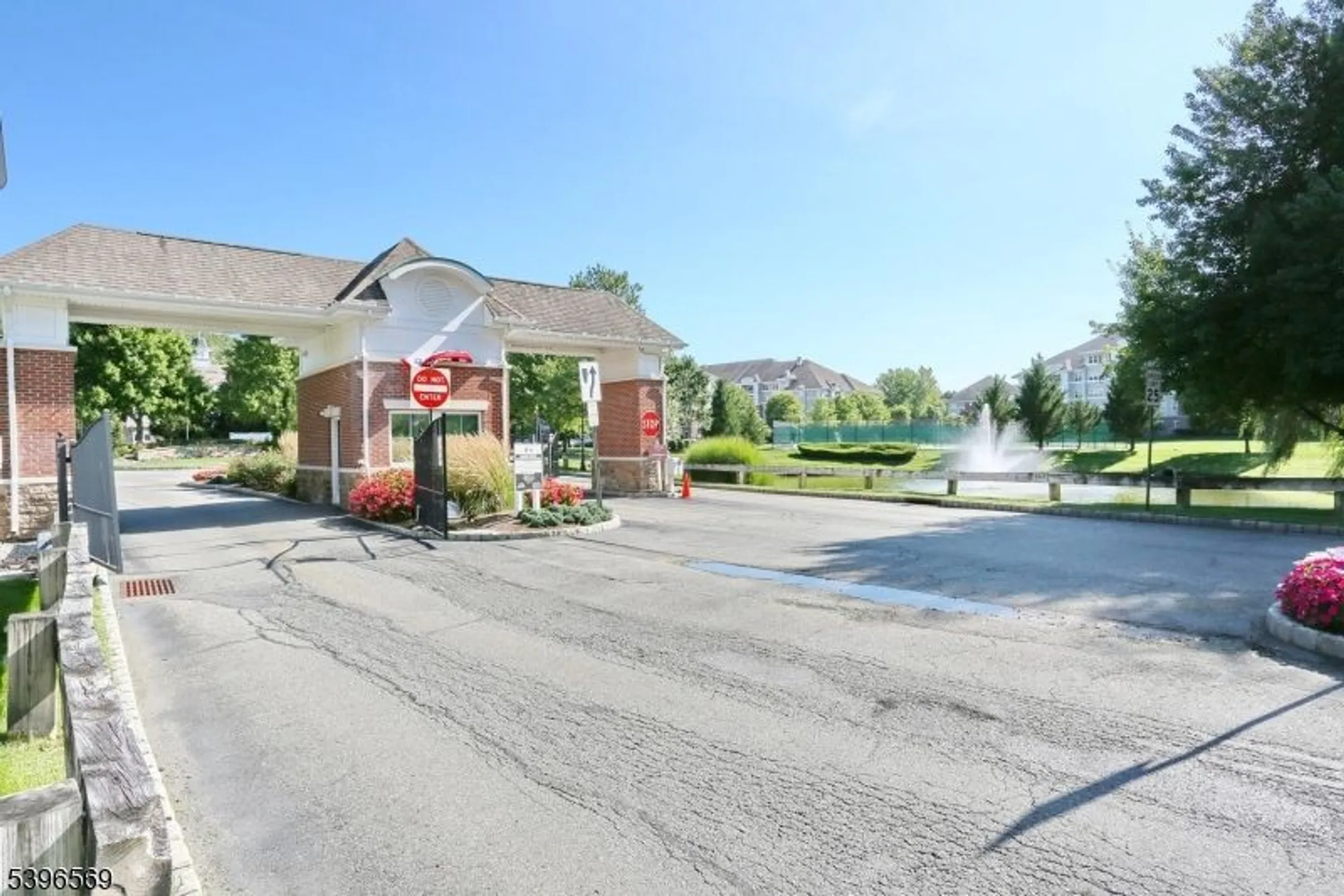 Property Slideshow image 28 of 45 | 10203 warrens way # 203, Wanaque, NJ, 07465