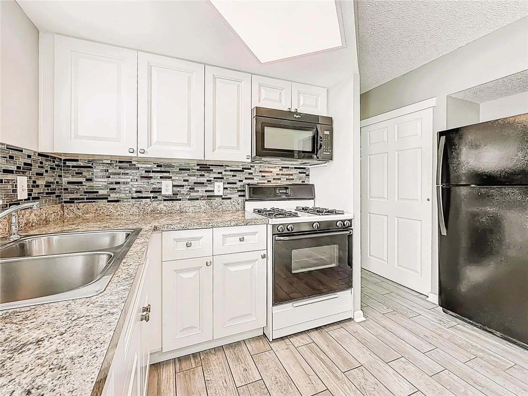 Property Slideshow image 15 of 40 | 12400 park blvd apt 121, Seminole, FL, 33772