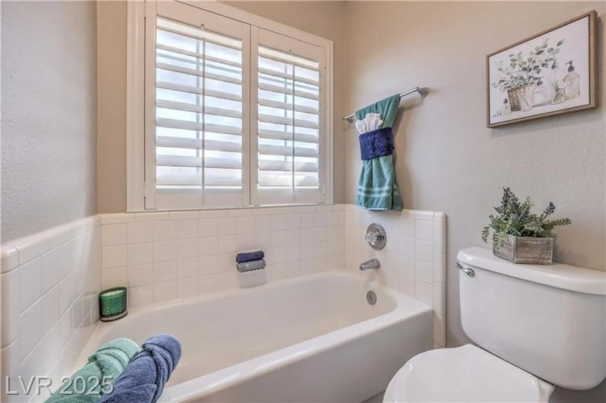 Property Slideshow image 16 of 36 | 5452 cove point dr, Las Vegas, NV, 89130