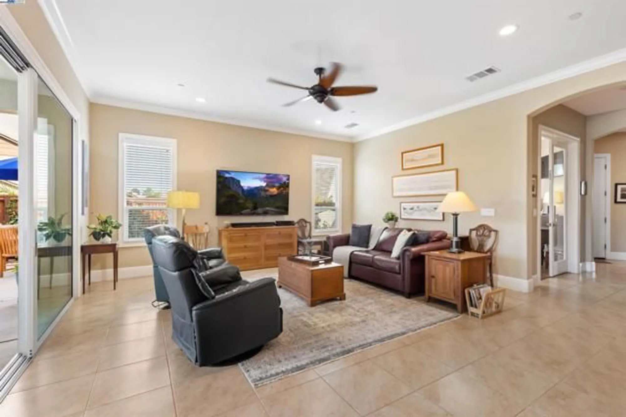 Property Slideshow image 16 of 58 | 2062 reserva ct, Brentwood, CA, 94513