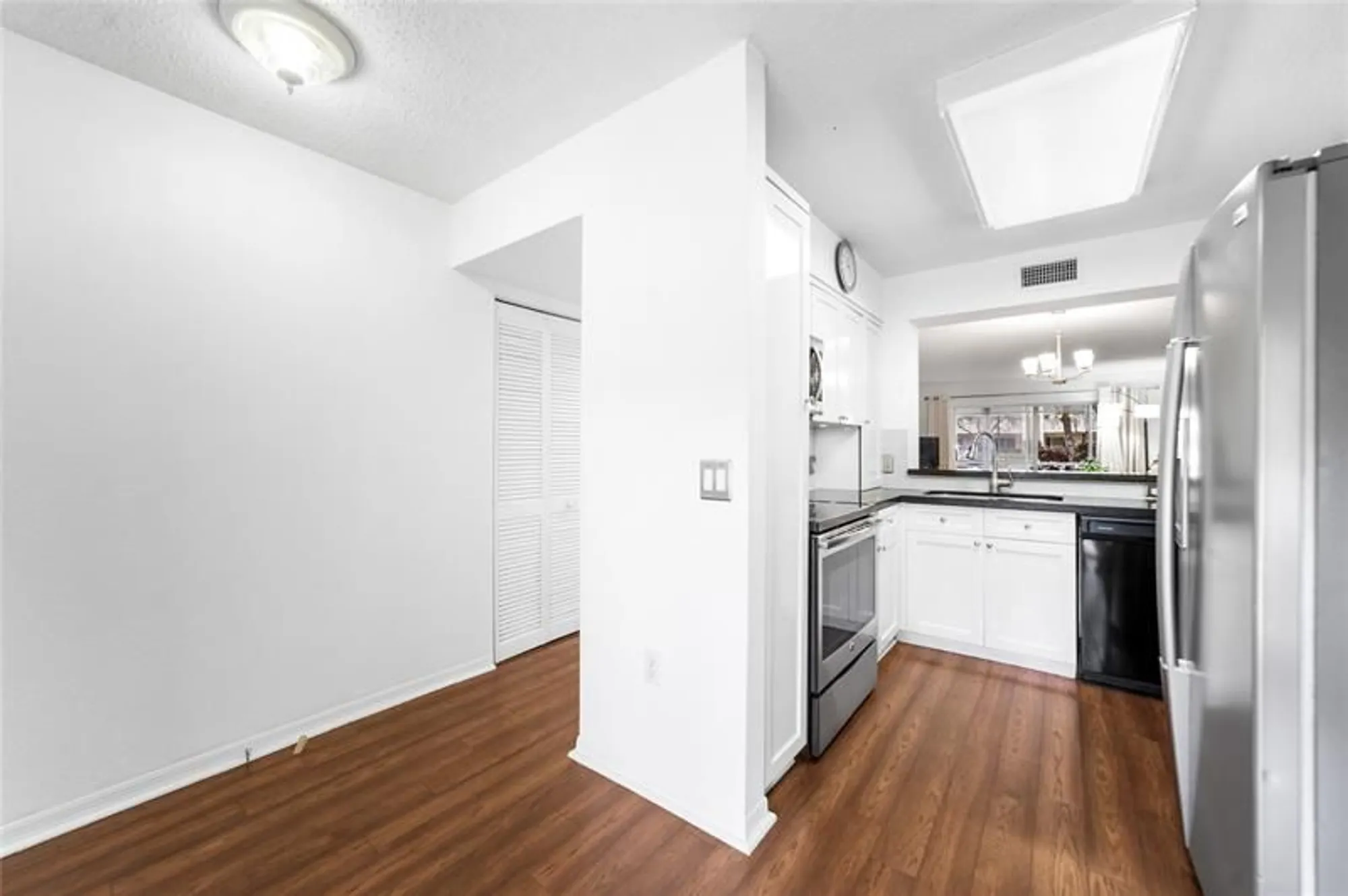 Property Slideshow image 6 of 35 | 7427 n devon dr 108, Tamarac, FL, 33321