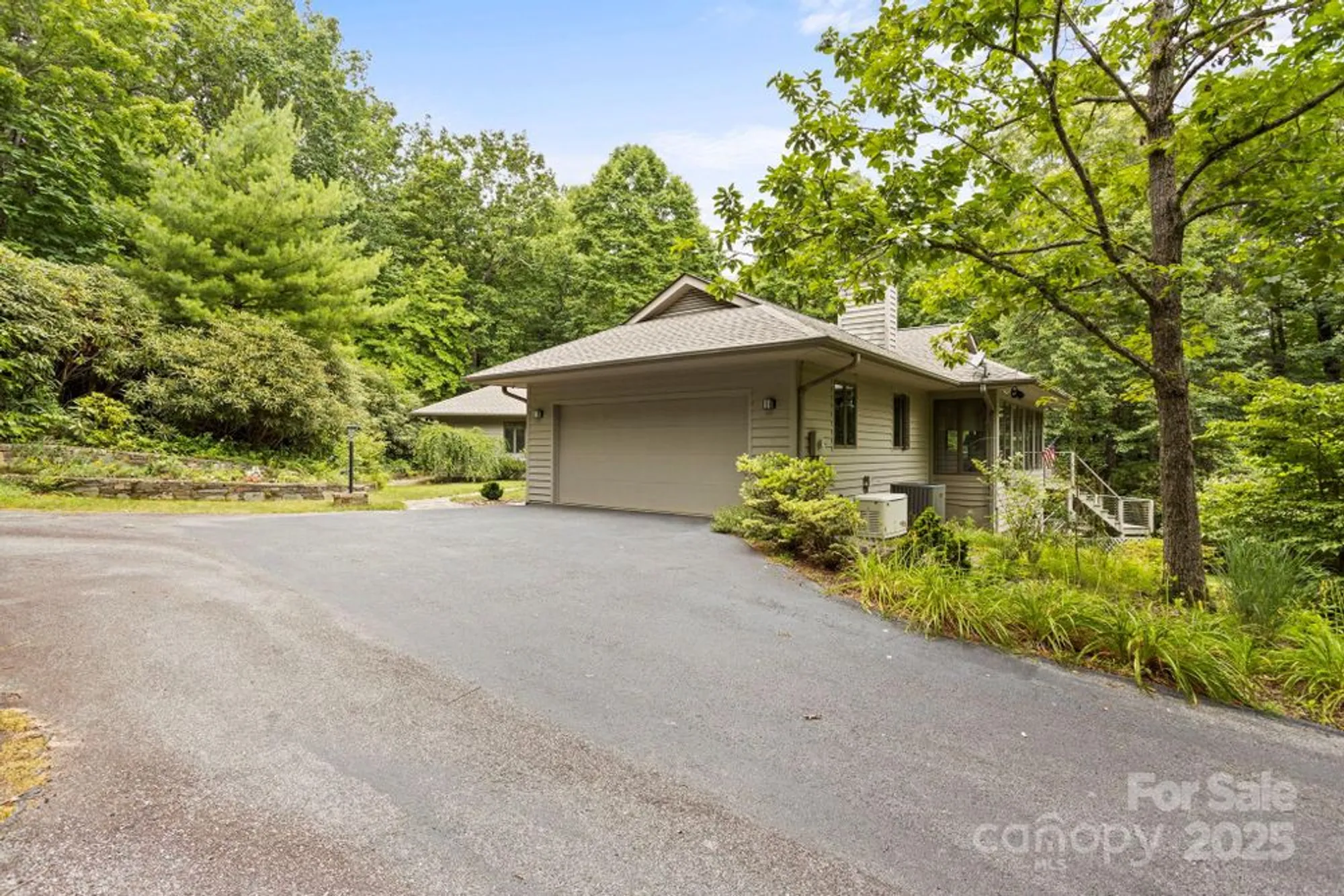 Property Slideshow image 41 of 48 | 100 elmridge dr, Flat Rock, NC, 28731