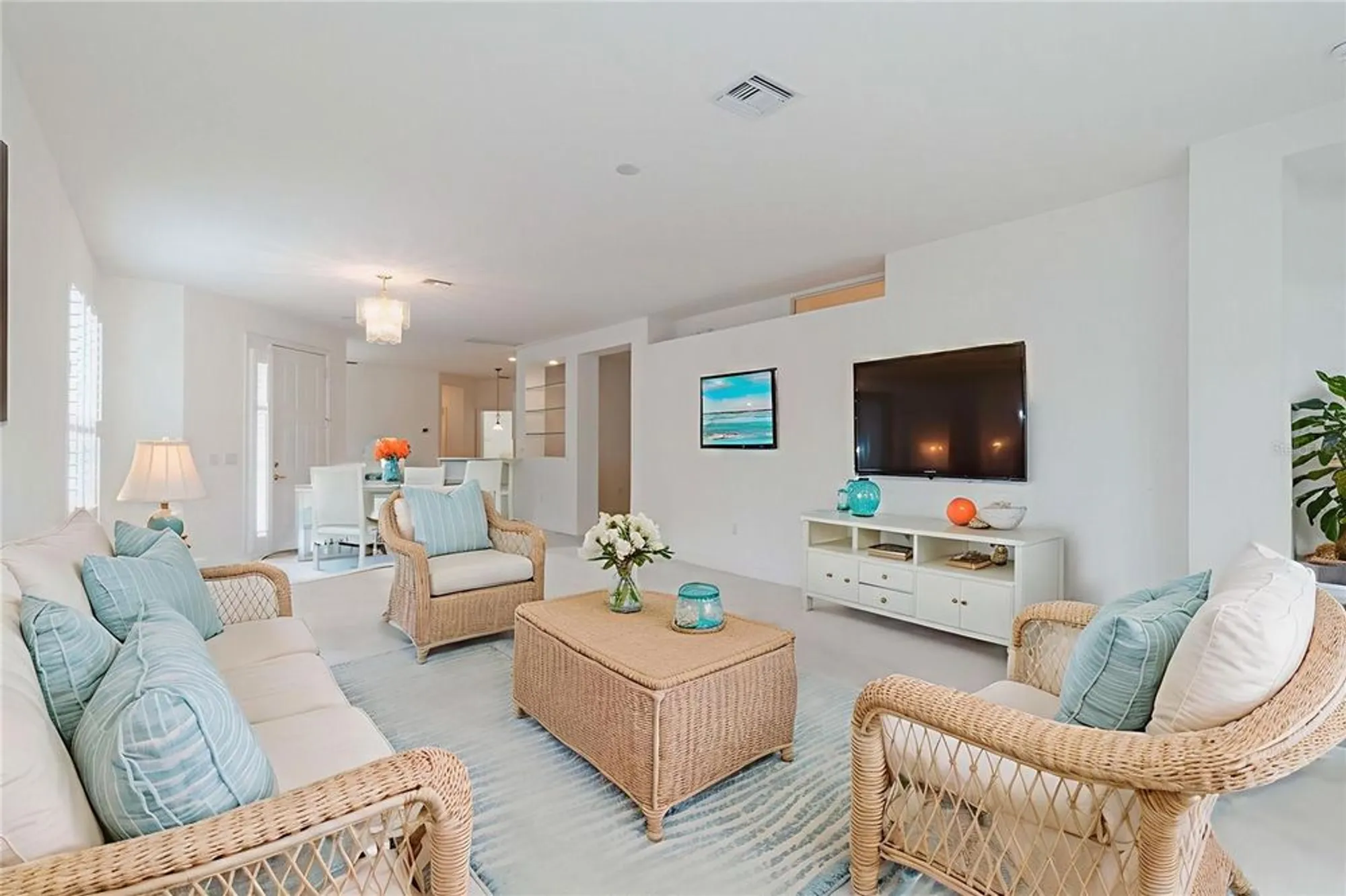 Property Slideshow image 11 of 51 | 4939 lakescene pl, Sarasota, FL, 34243