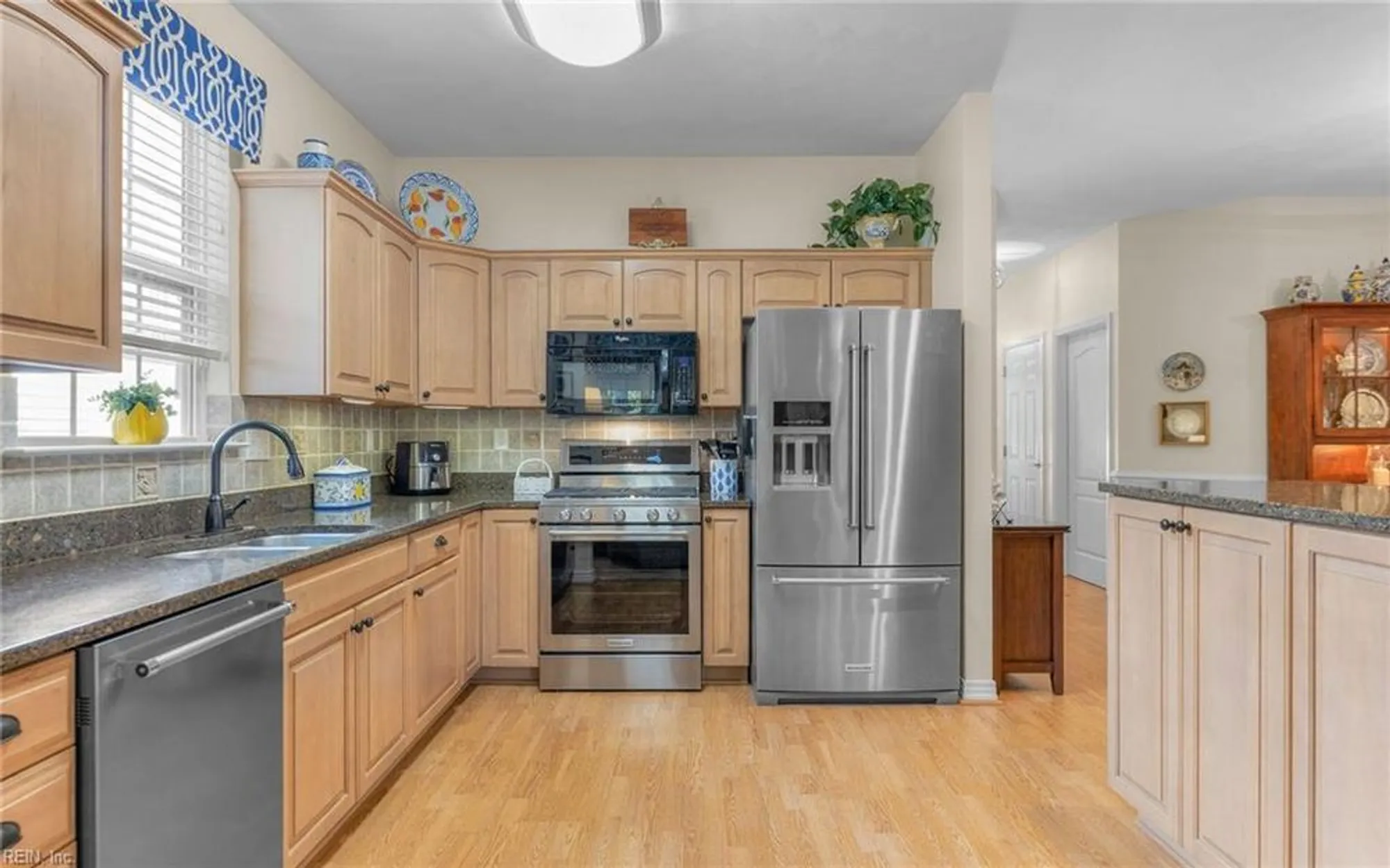 Property Slideshow image 12 of 48 | 2632 einstein dr, Virginia Beach, VA, 23456