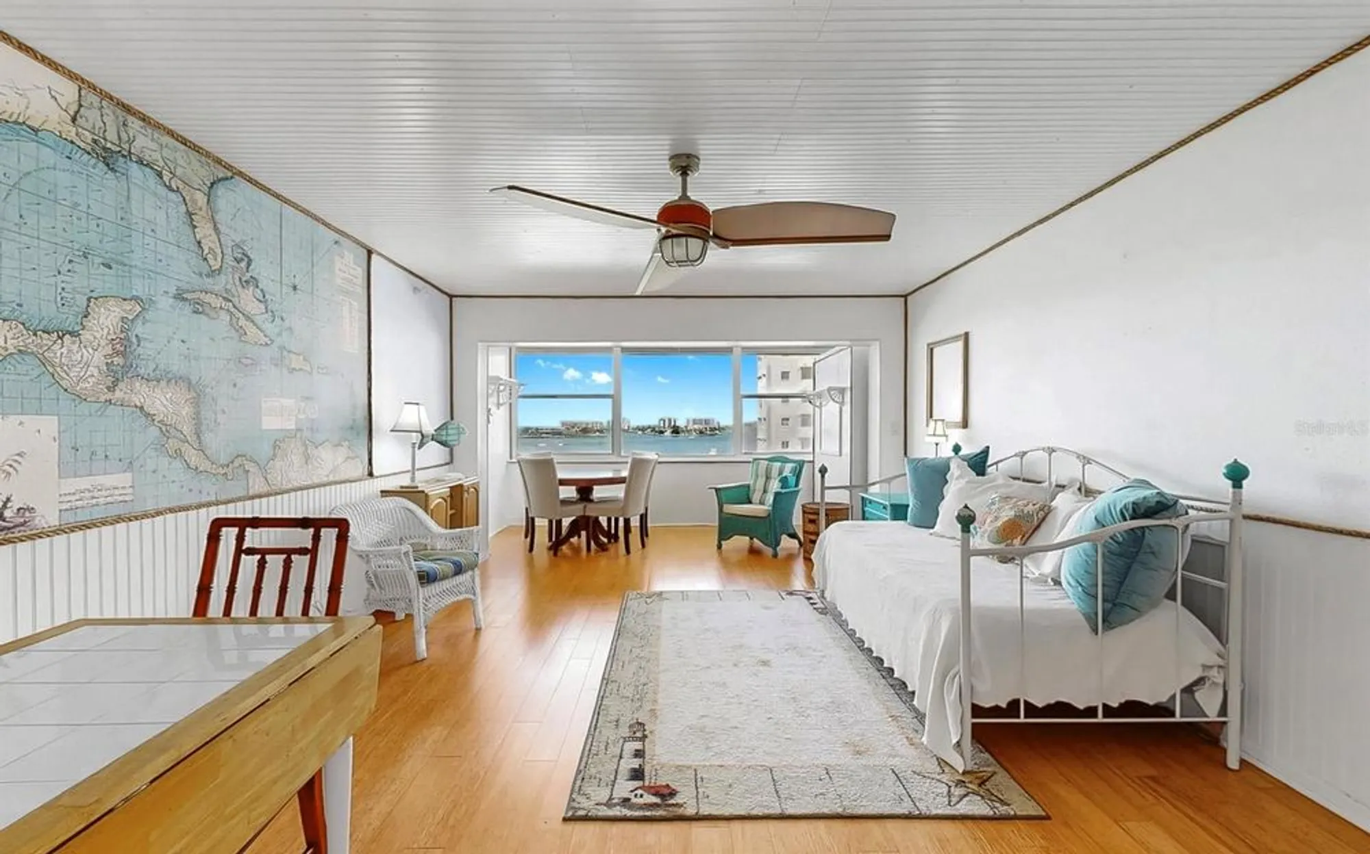 Property Slideshow image 17 of 46 | 4550 cove cir apt 605, Saint Petersburg, FL, 33708