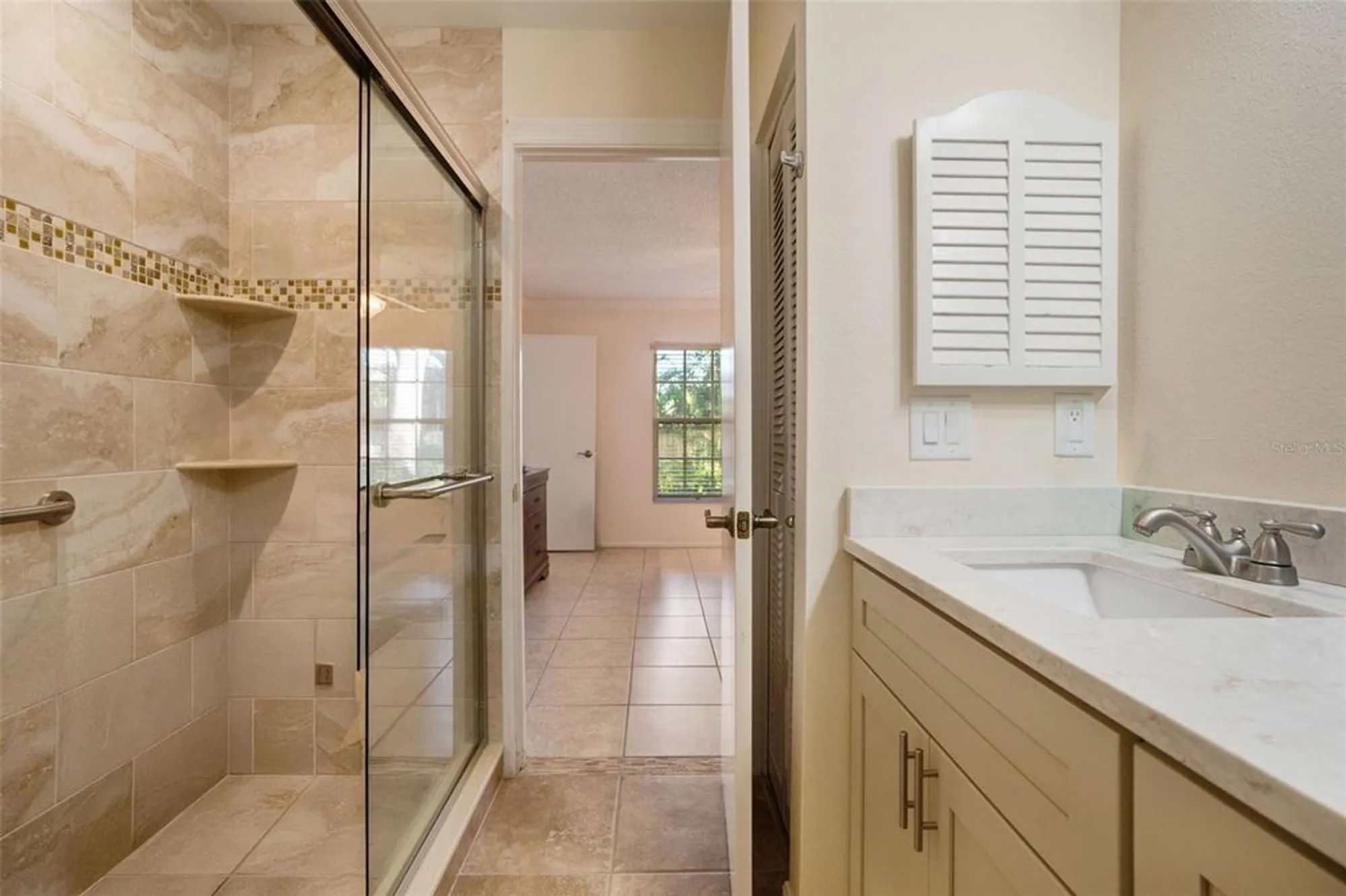 Property Slideshow image 18 of 23 | 4217 oakhurst cir 3023, Sarasota, FL, 34233