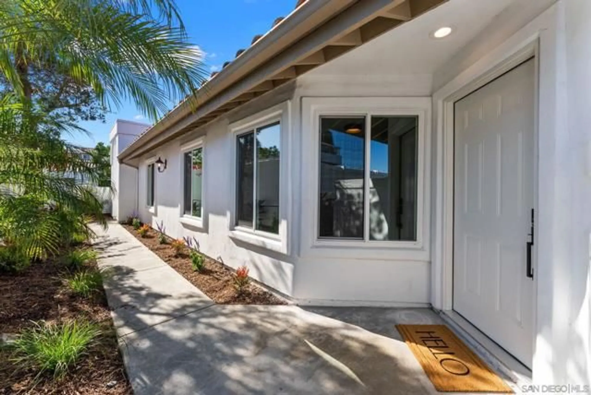 Property Slideshow image 2 of 33 | 5030 alicante way, Oceanside, CA, 92056