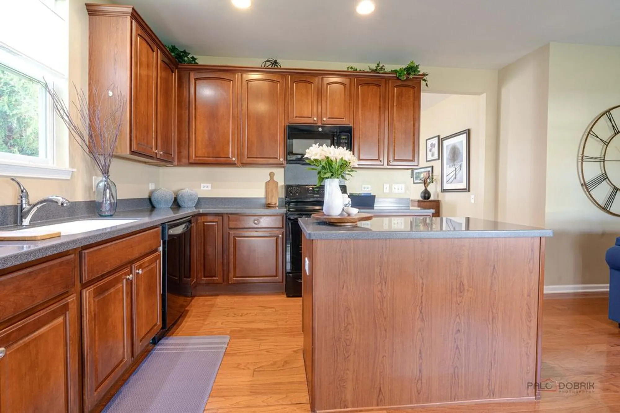 Property Slideshow image 12 of 34 | 3174 comstock ct, Mundelein, IL, 60060