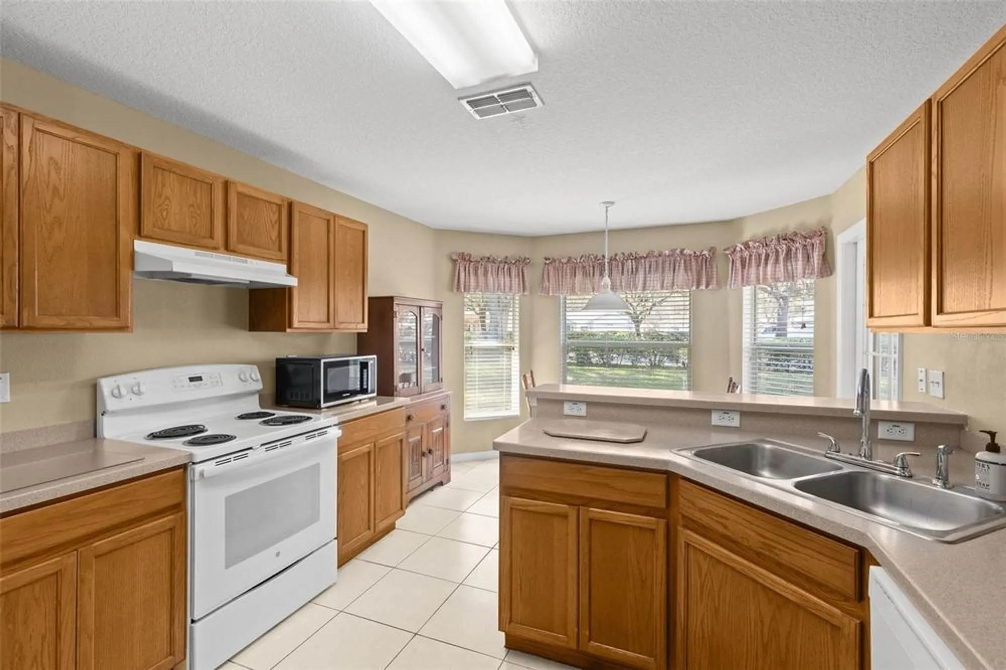 Property Slideshow image 39 of 60 | 10833 collar dr, San Antonio, FL, 33576