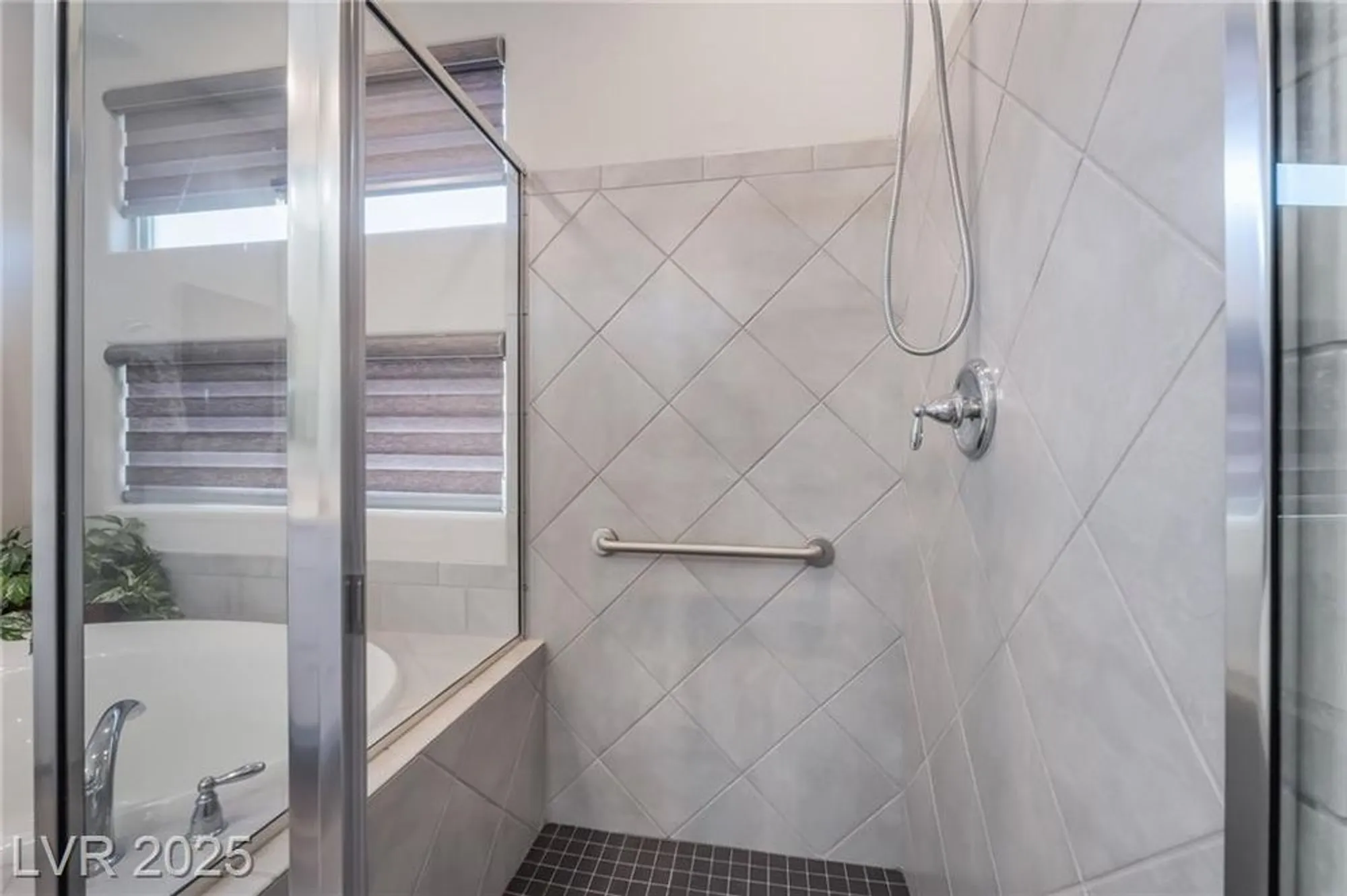 Property Slideshow image 25 of 44 | 15 arid crest ave, Henderson, NV, 89011