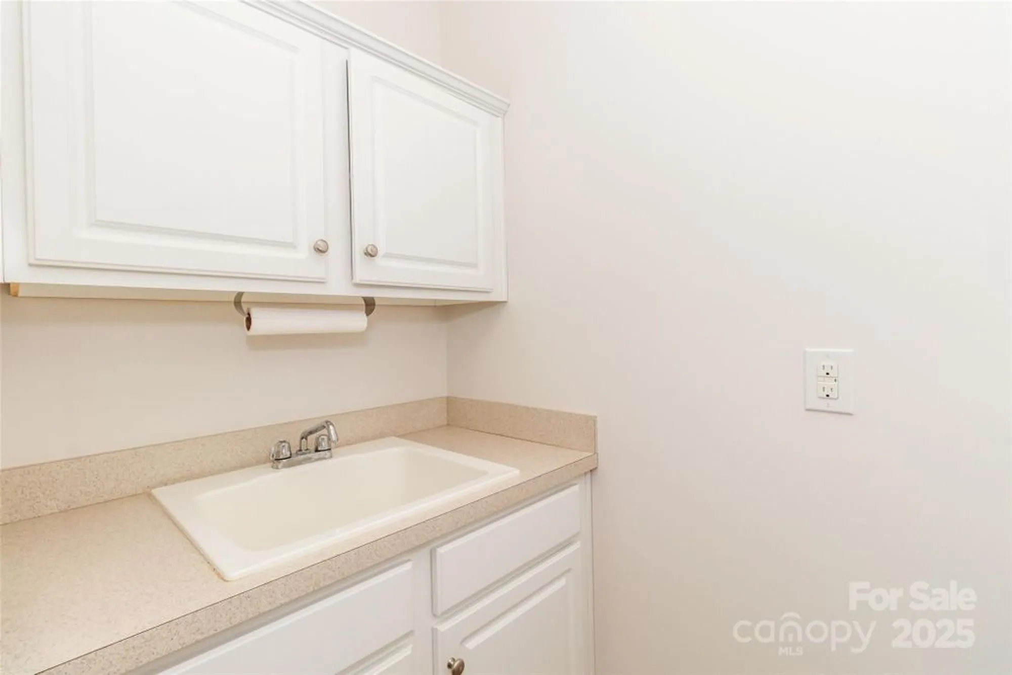 Property Slideshow image 28 of 46 | 4423 parkgate dr, Matthews, NC, 28105