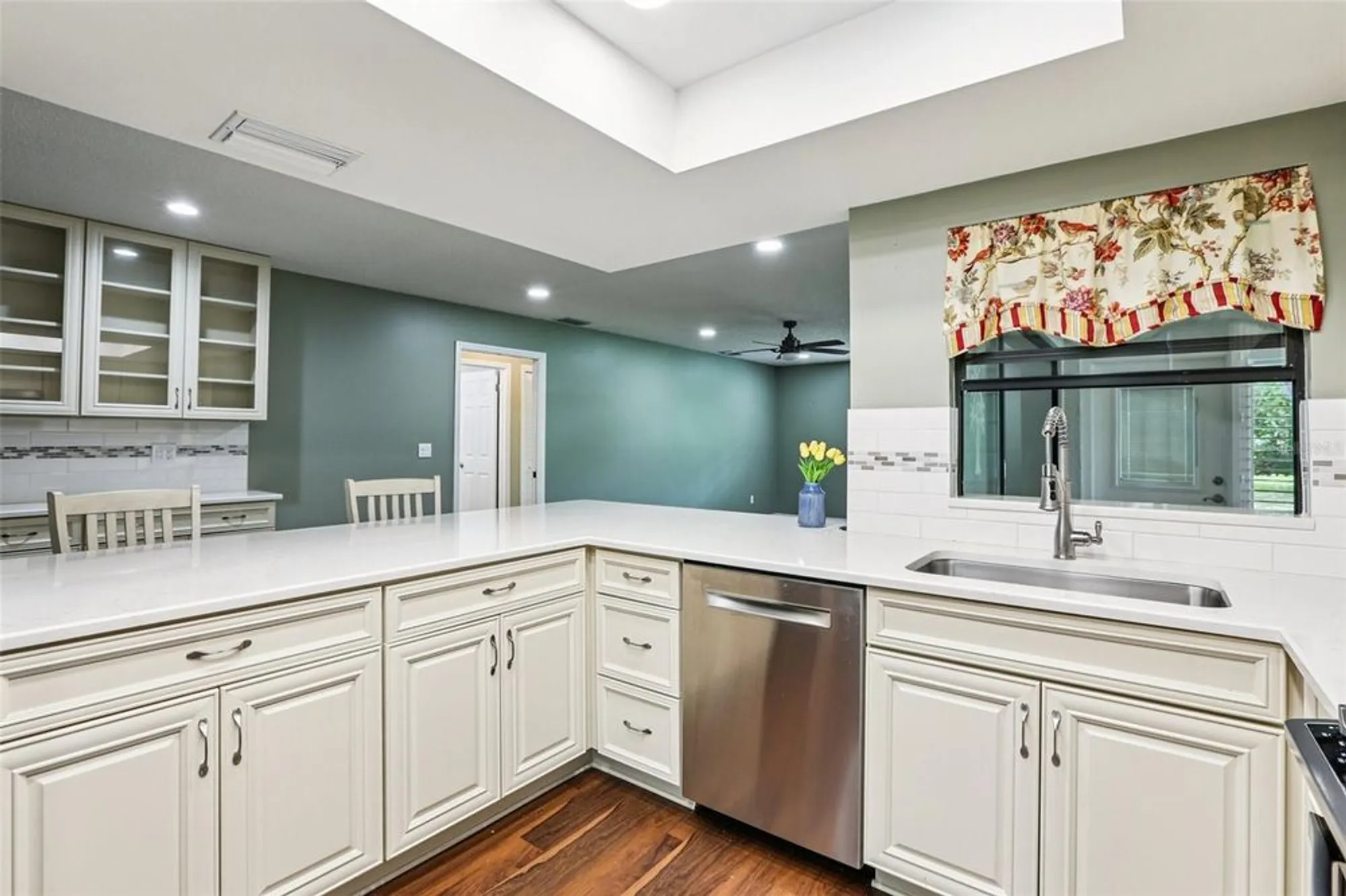 Property Slideshow image 29 of 72 | 1812 new bedford dr, Sun City Center, FL, 33573