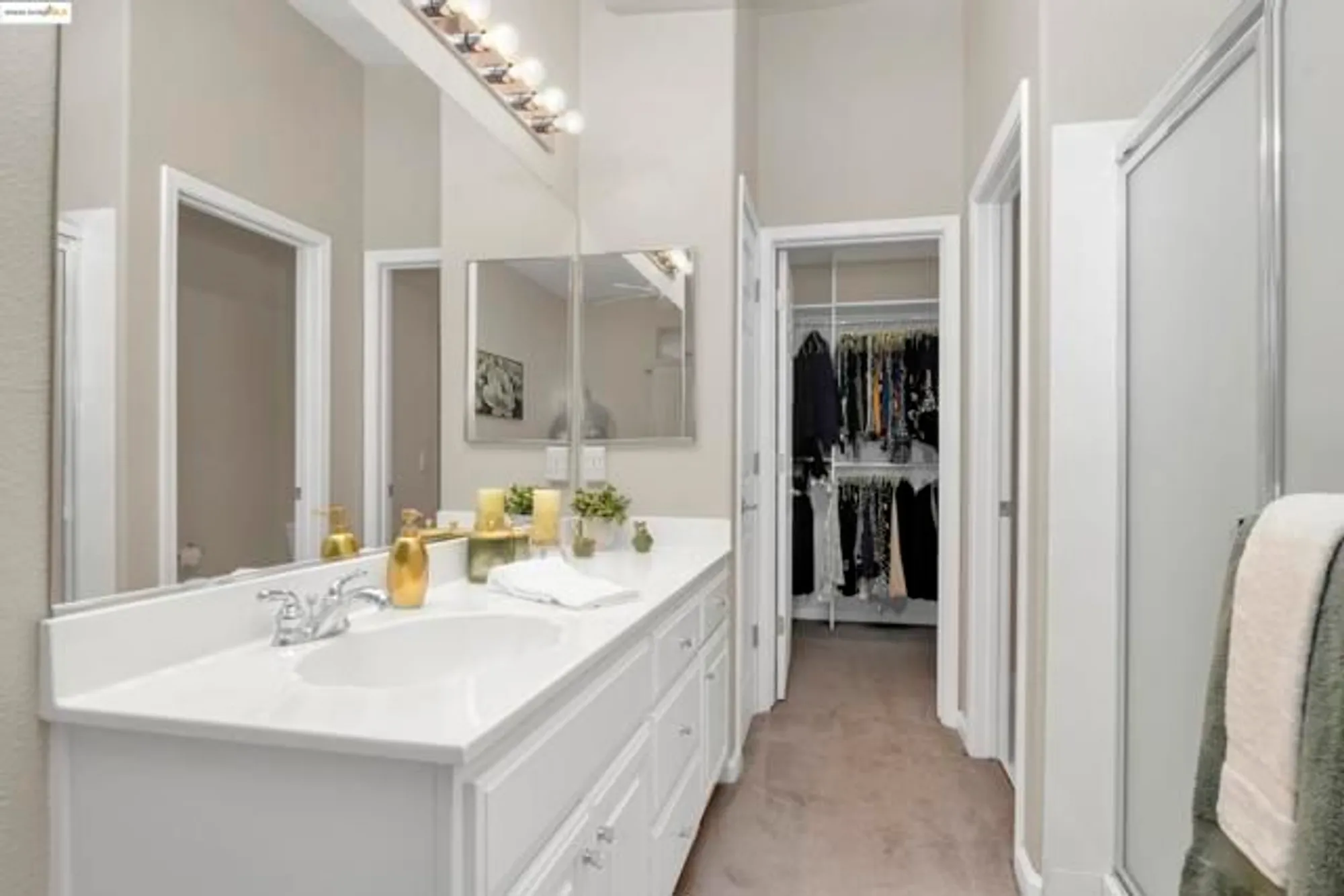 Property Slideshow image 17 of 36 | 1990 kent dr, Brentwood, CA, 94513