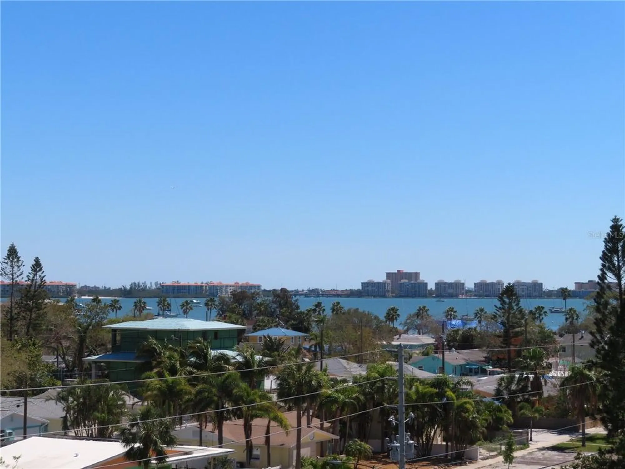 Property Slideshow image 4 of 20 | 2960 59th st 501, Gulfport, FL, 33707