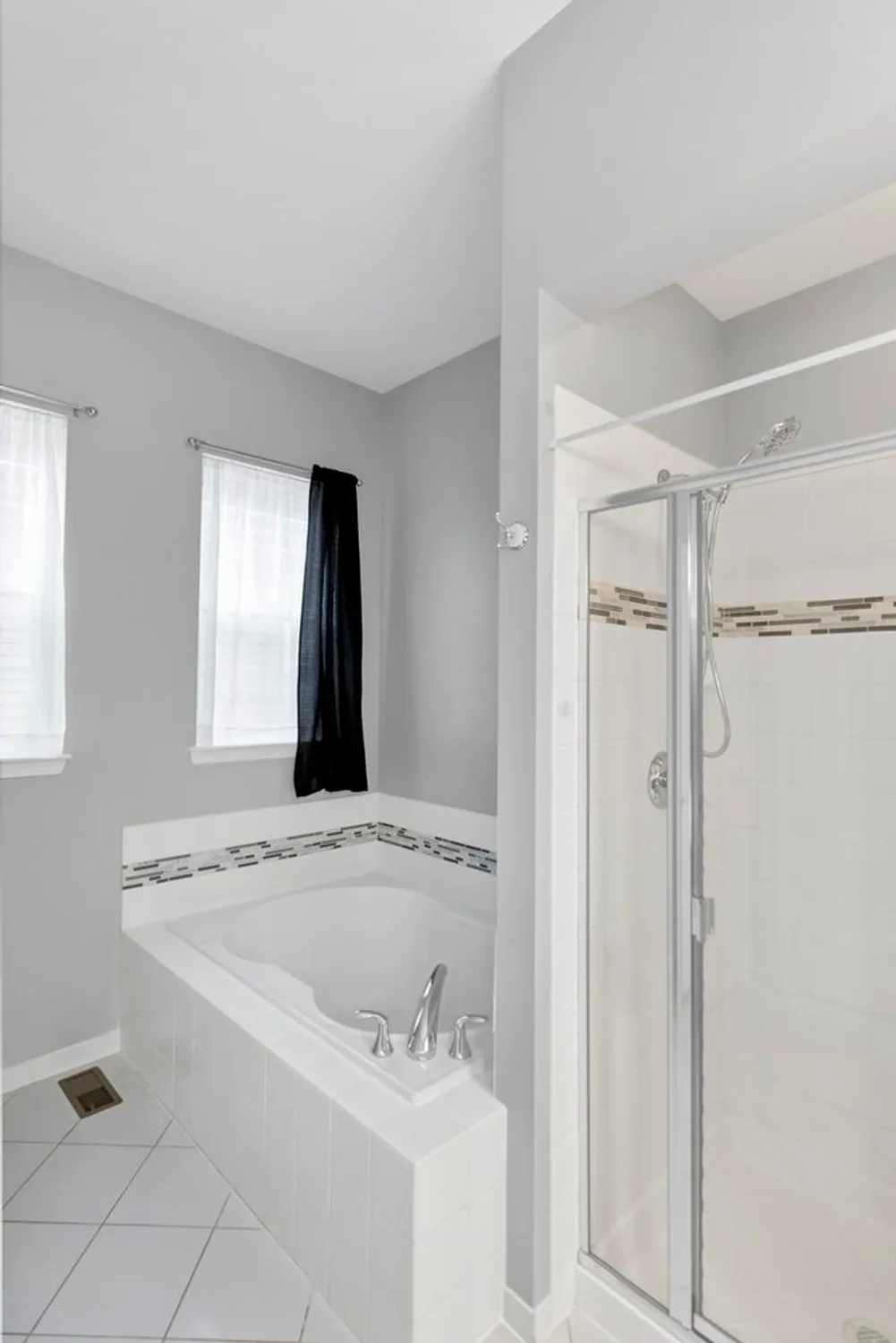 Property Slideshow image 17 of 43 | 3848 valhalla dr, Elgin, IL, 60124