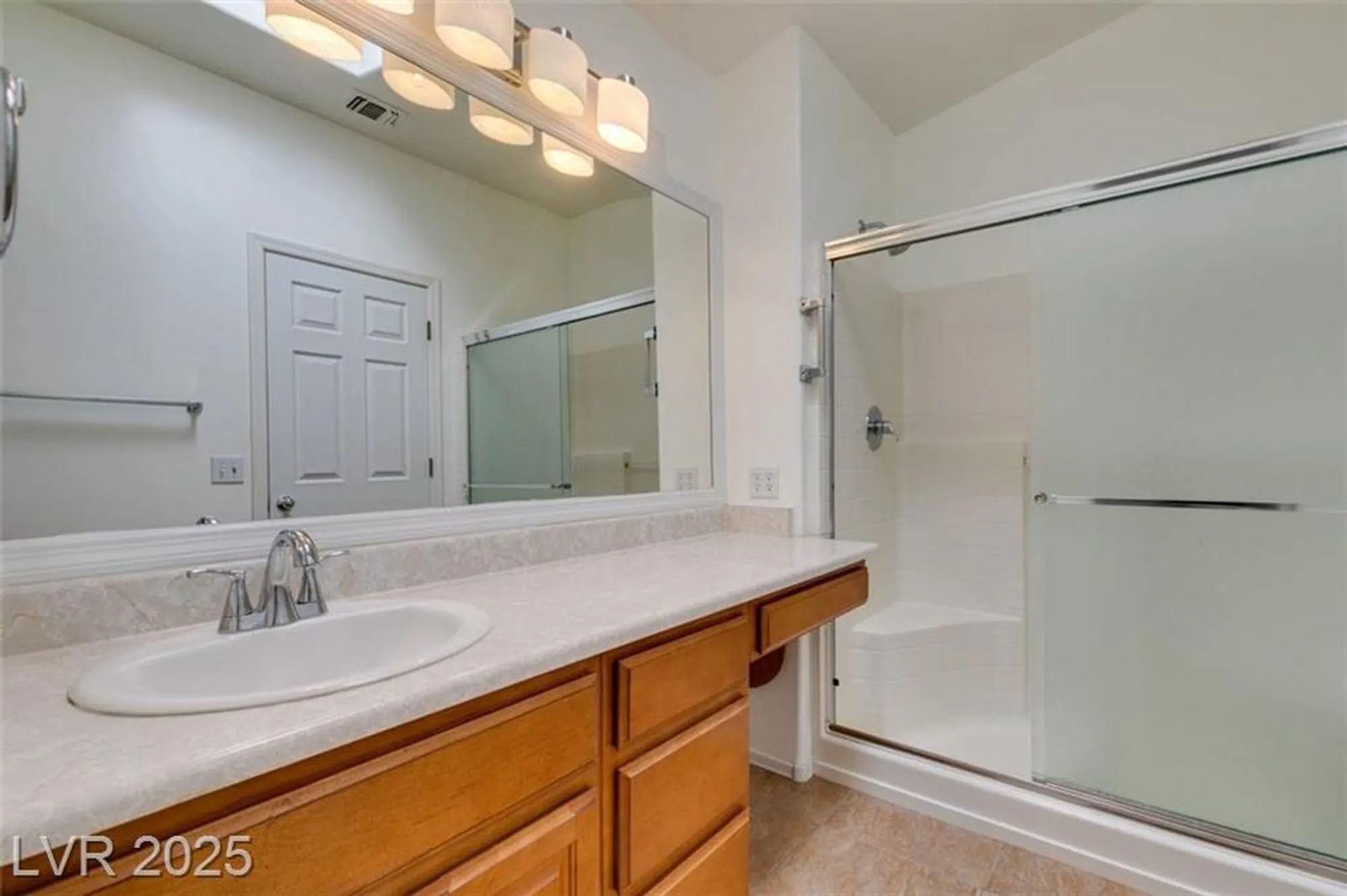 Property Slideshow image 14 of 27 | 2108 eagle watch dr, Henderson, NV, 89012