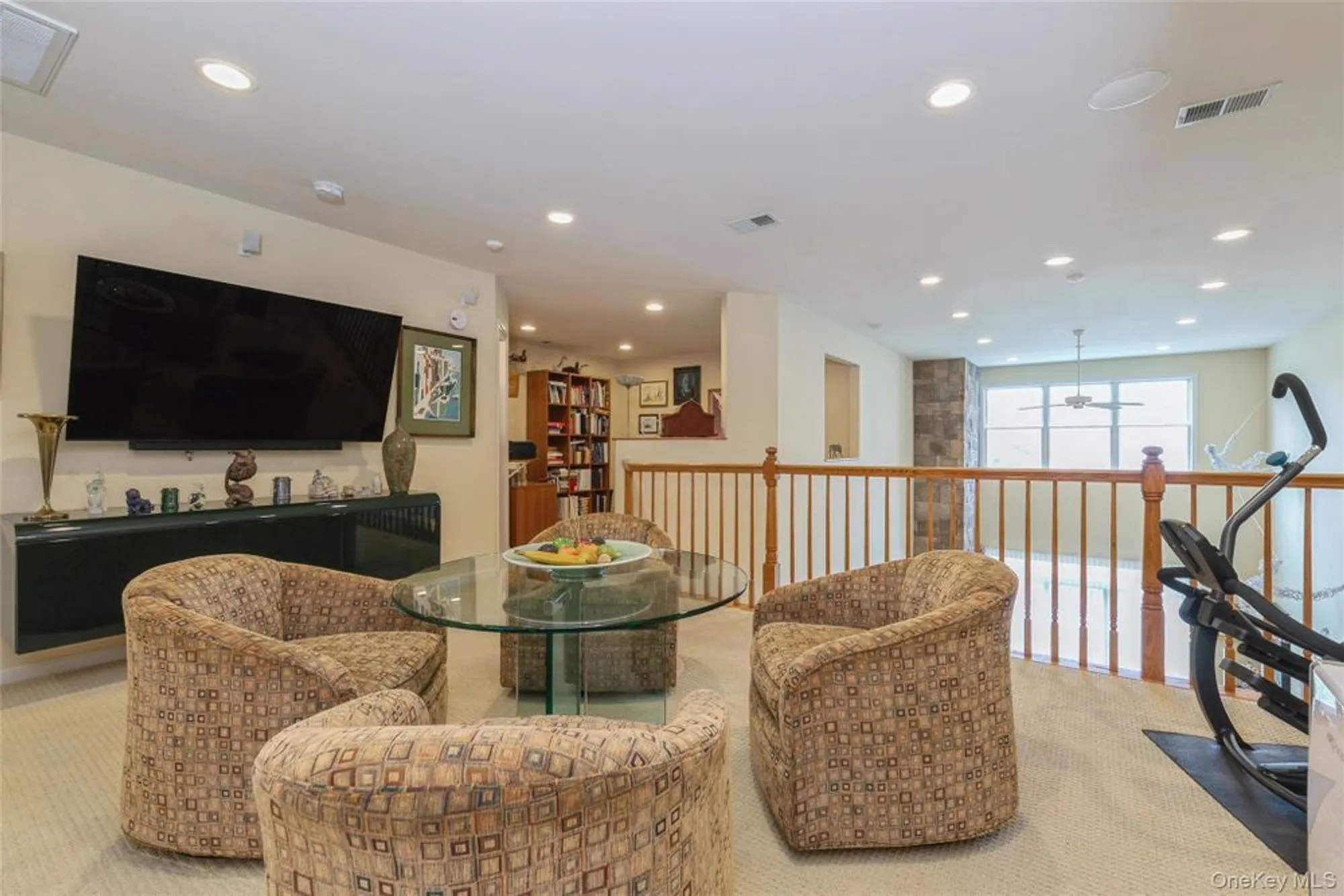 Property Slideshow image 21 of 44 | 95 cove ln, East Setauket, NY, 11733
