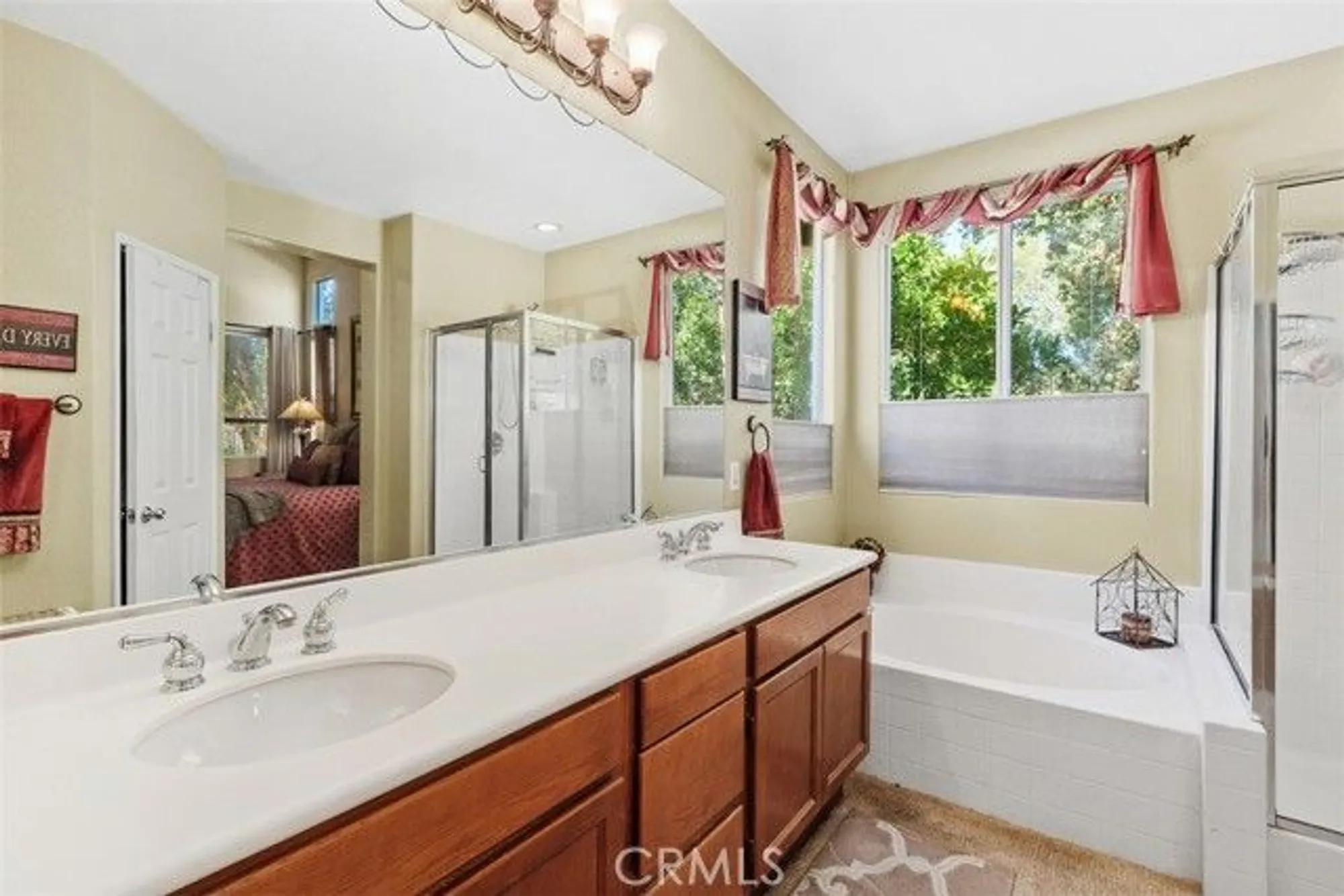 Property Slideshow image 17 of 50 | 29438 bentcreek ct, Menifee, CA, 92584