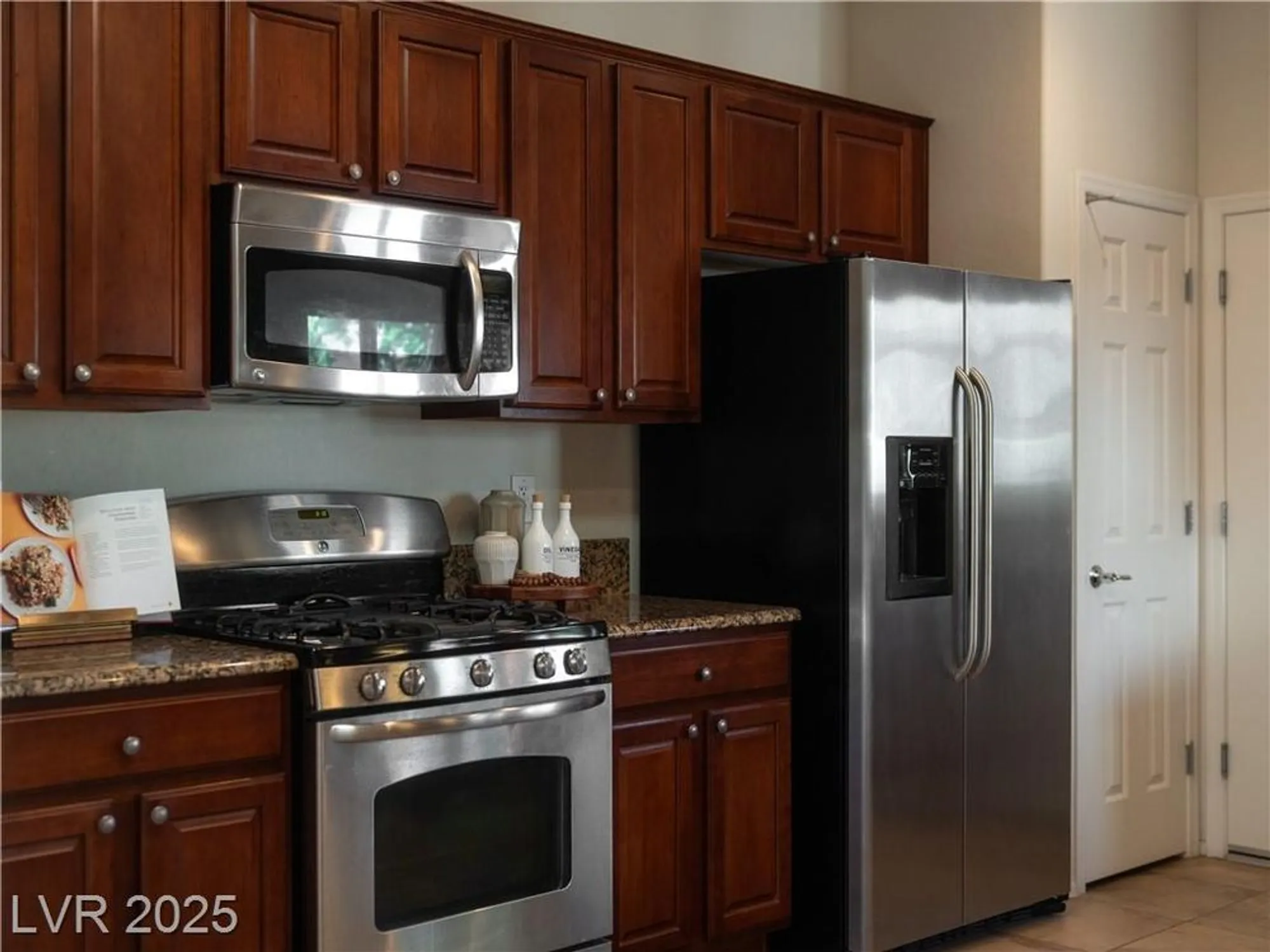 Property Slideshow image 10 of 41 | 2525 great auk ave, North Las Vegas, NV, 89084
