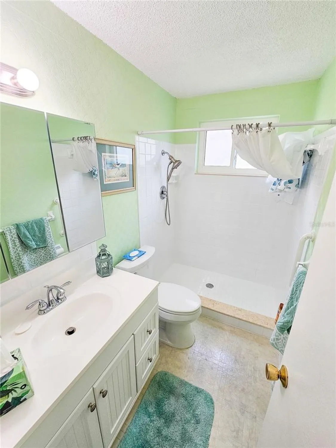Property Slideshow image 14 of 32 | 2960 59th st 105, Gulfport, FL, 33707