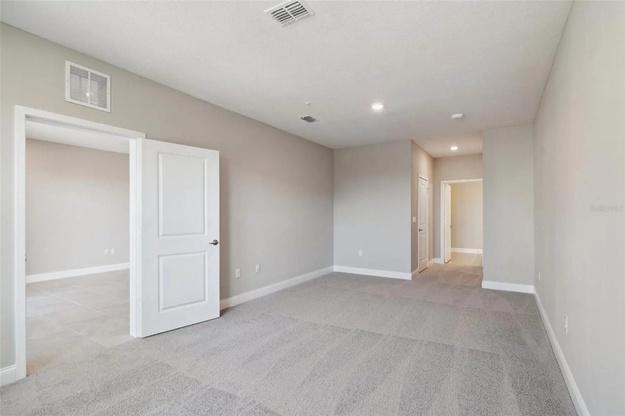 Property Slideshow image 9 of 25 | 7557 laureate blvd unit 6208, Orlando, FL, 32827
