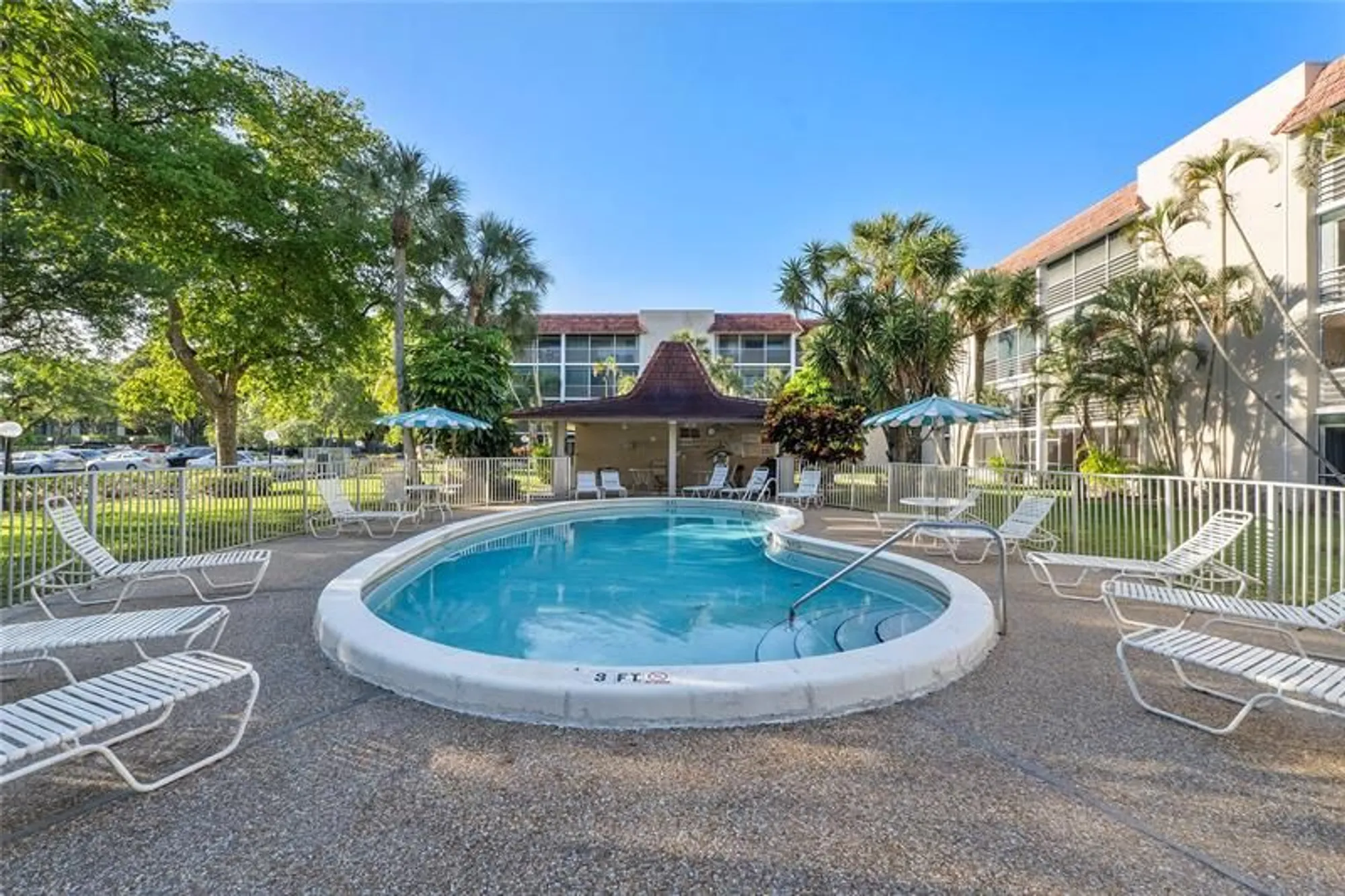 Property Slideshow image 24 of 31 | 3776 inverrary blvd, Lauderhill, FL, 33319