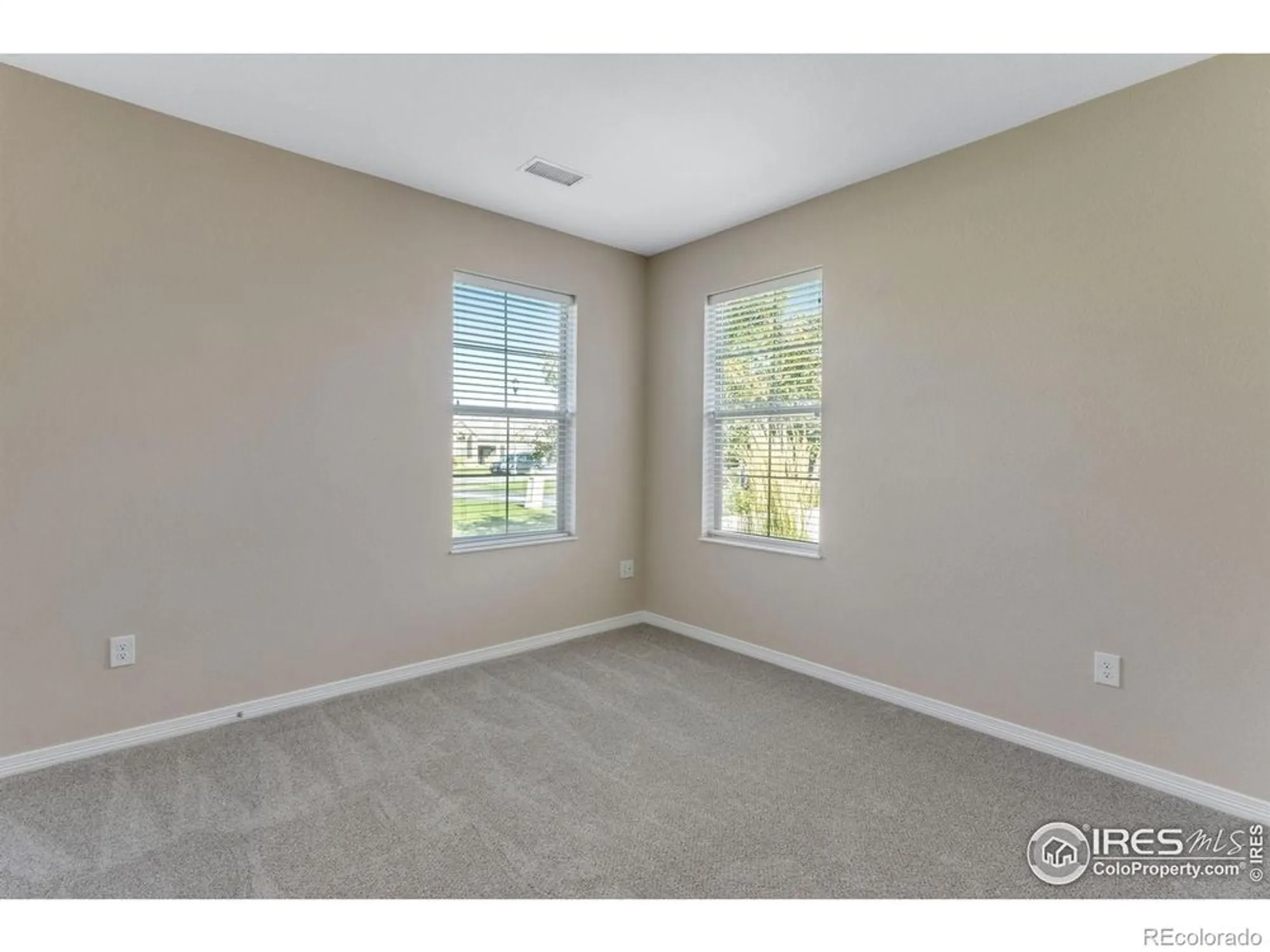 Property Slideshow image 10 of 20 | 2410 santa fe dr a, Longmont, CO, 80504