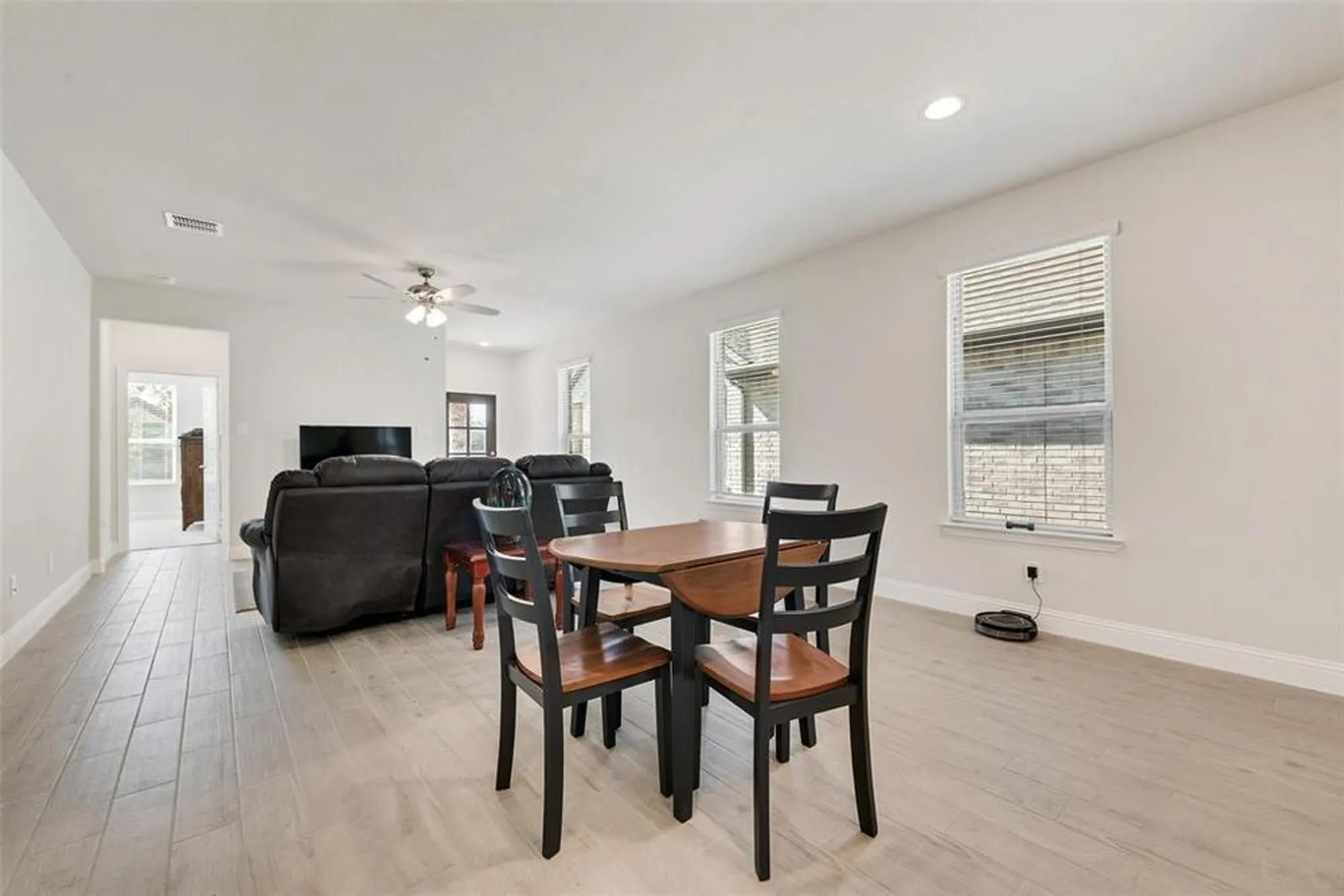 Property Slideshow image 8 of 32 | 2817 livestock dr, Midlothian, TX, 76065