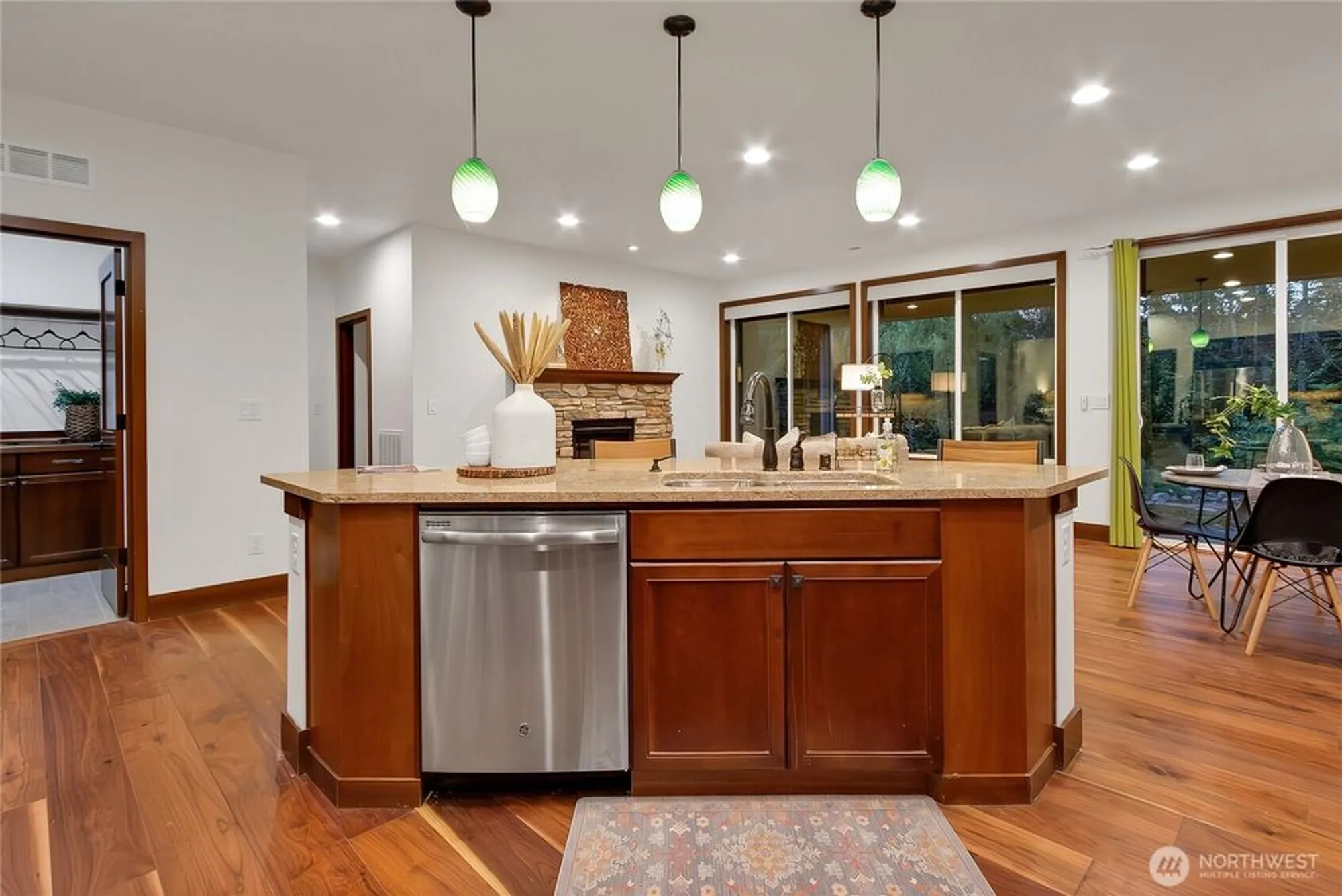 Property Slideshow image 11 of 28 | 14226 189th ave, Bonney Lake, WA, 98391