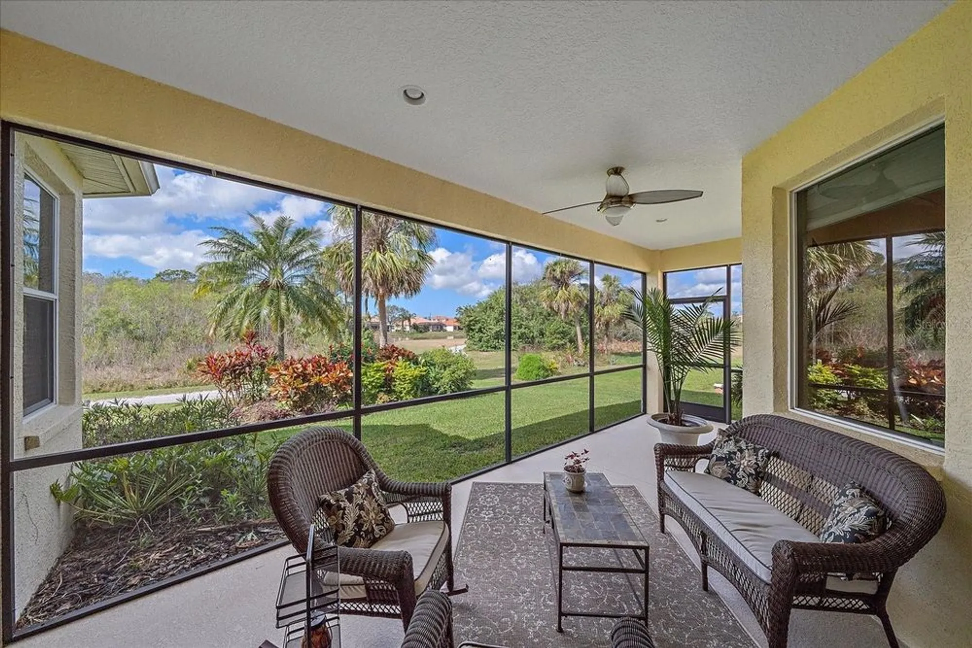 Property Slideshow image 31 of 43 | 6540 tailfeather way, Bradenton, FL, 34203