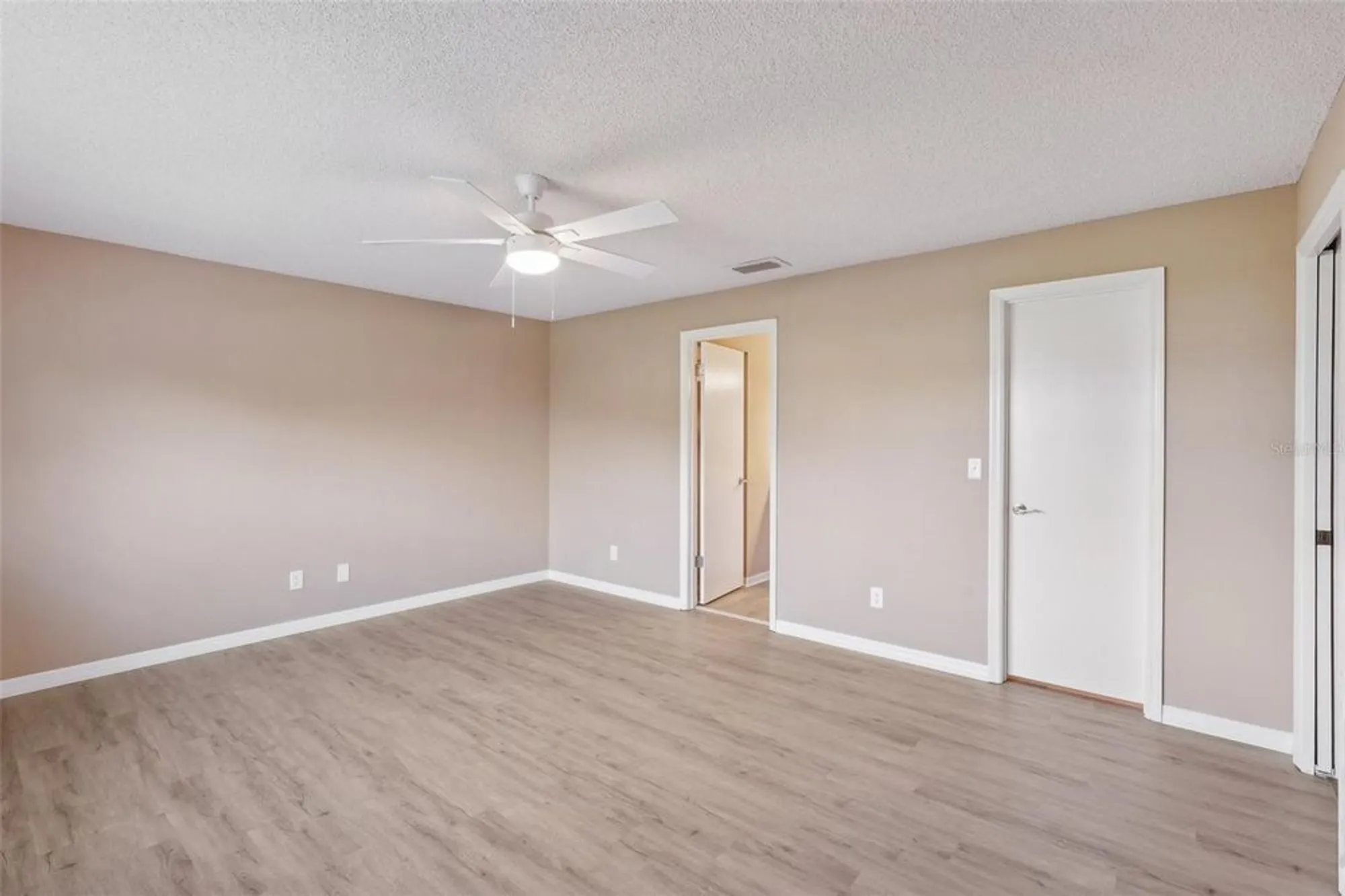 Property Slideshow image 22 of 57 | 2529 lancaster dr, Sun City Center, FL, 33573