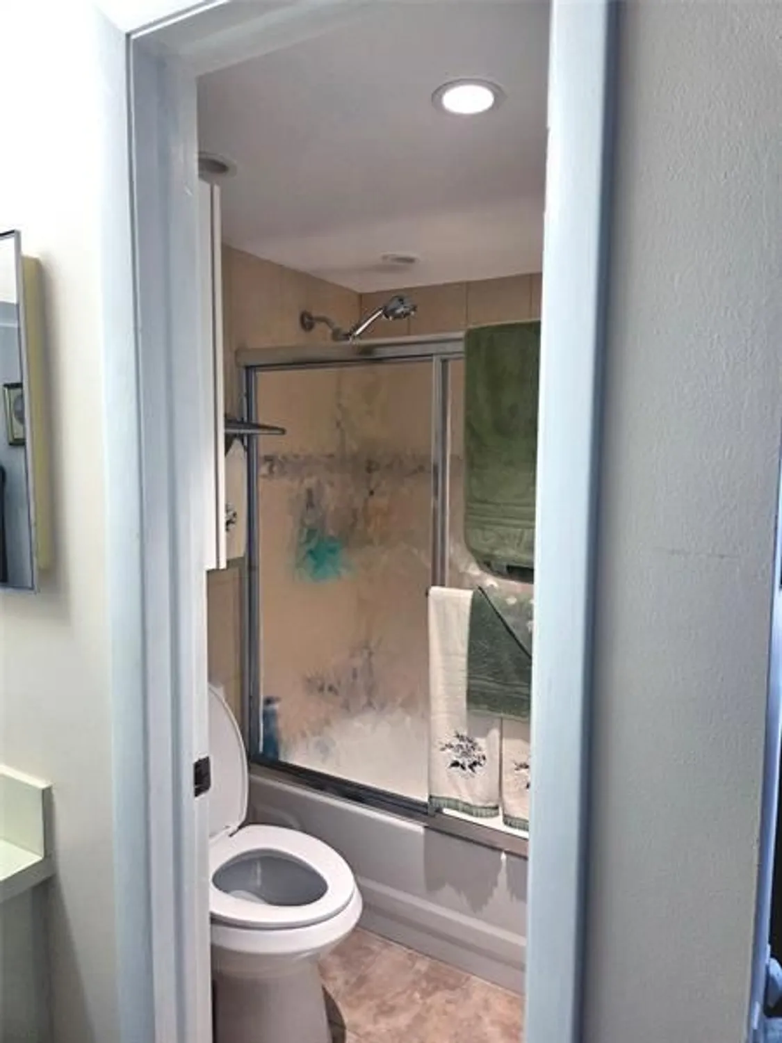 Property Slideshow image 13 of 21 | 6700 royal palm blvd 102d, Margate, FL, 33063