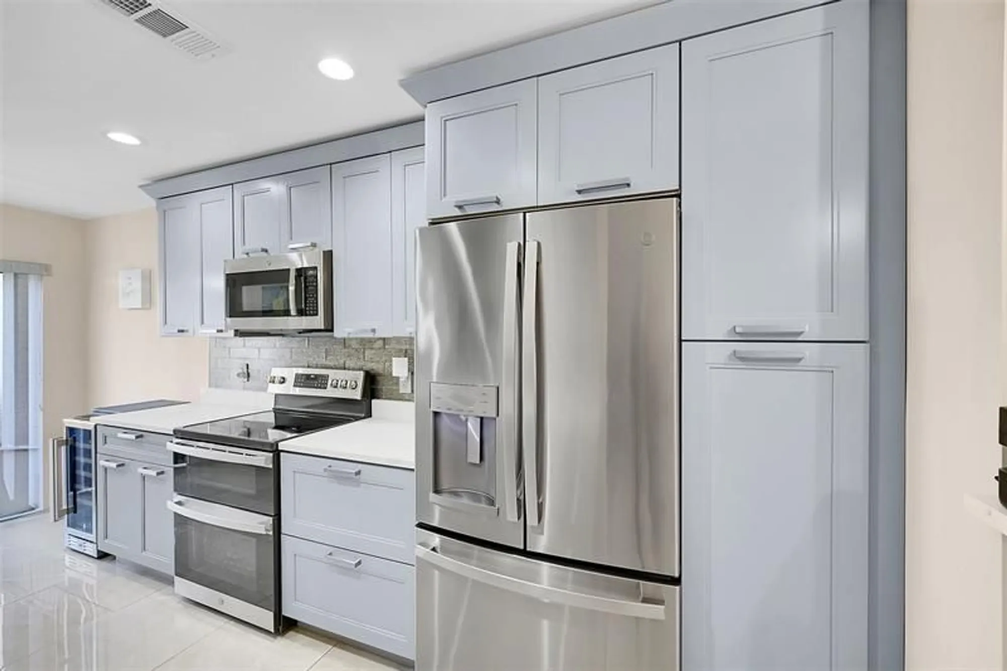 Property Slideshow image 11 of 61 | 21207 lago cir d, Boca Raton, FL, 33433