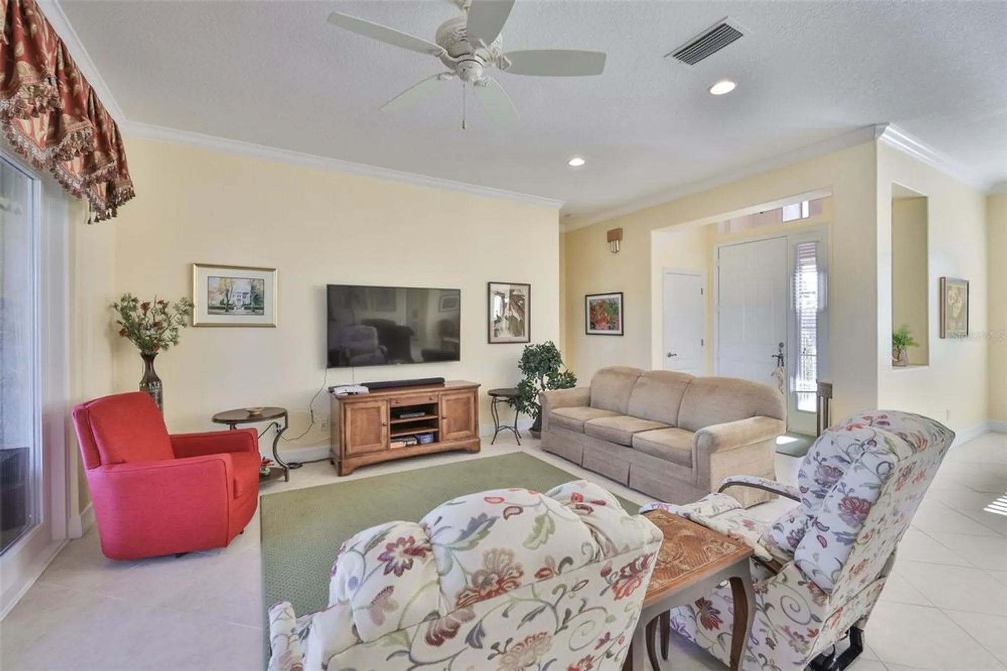 Property Slideshow image 20 of 48 | 327 noble faire dr, Sun City Center, FL, 33573
