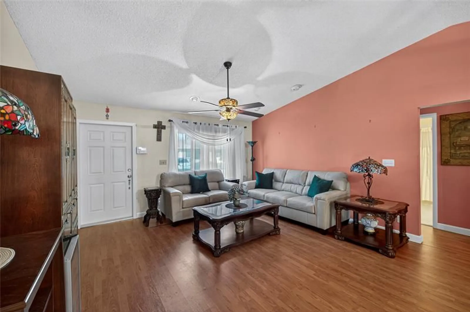 Property Slideshow image 6 of 50 | 9812 nw 75th ct, Tamarac, FL, 33321