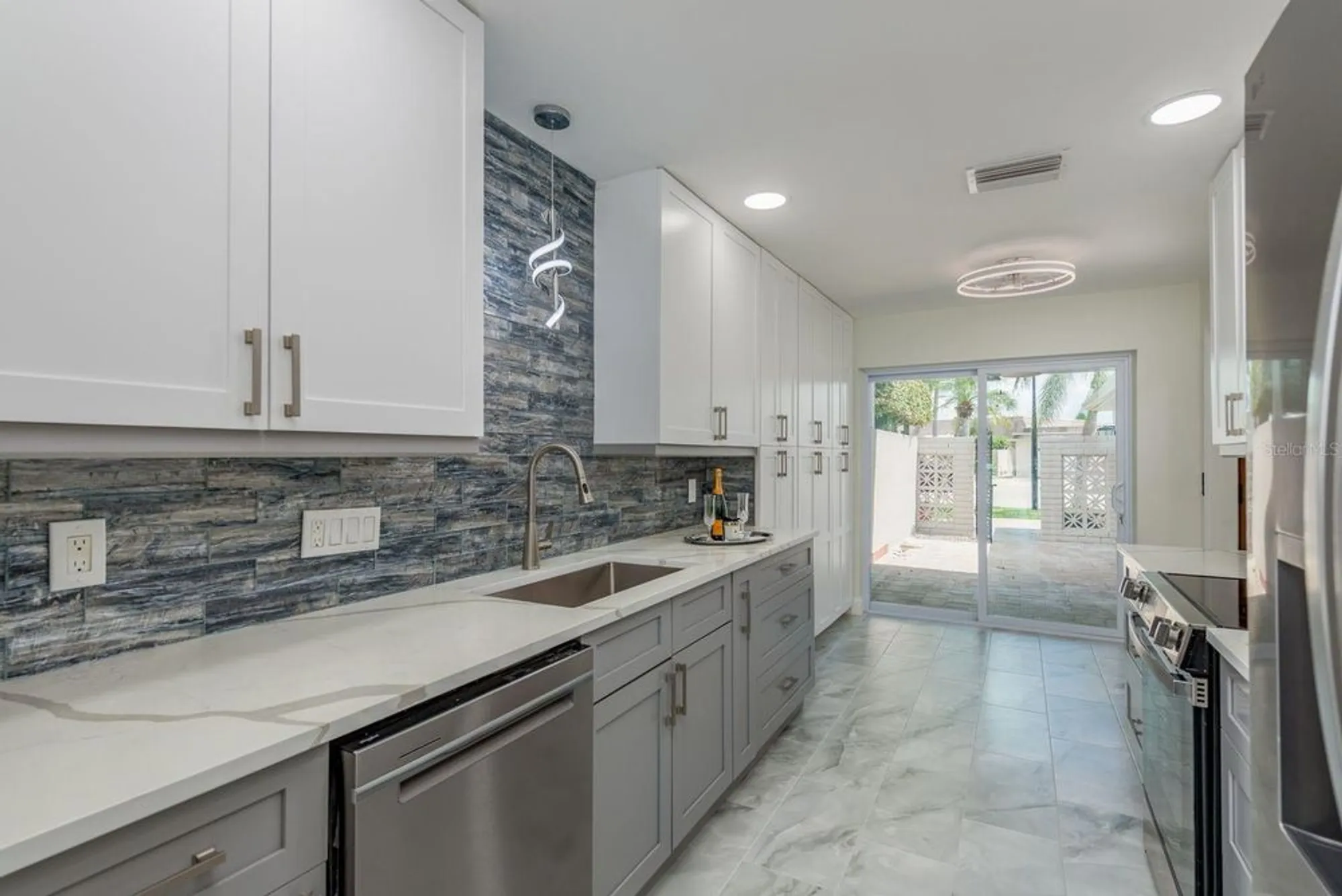 Property Slideshow image 10 of 62 | 417 boca ciega point blvd n # 417, St Petersburg, FL, 33708