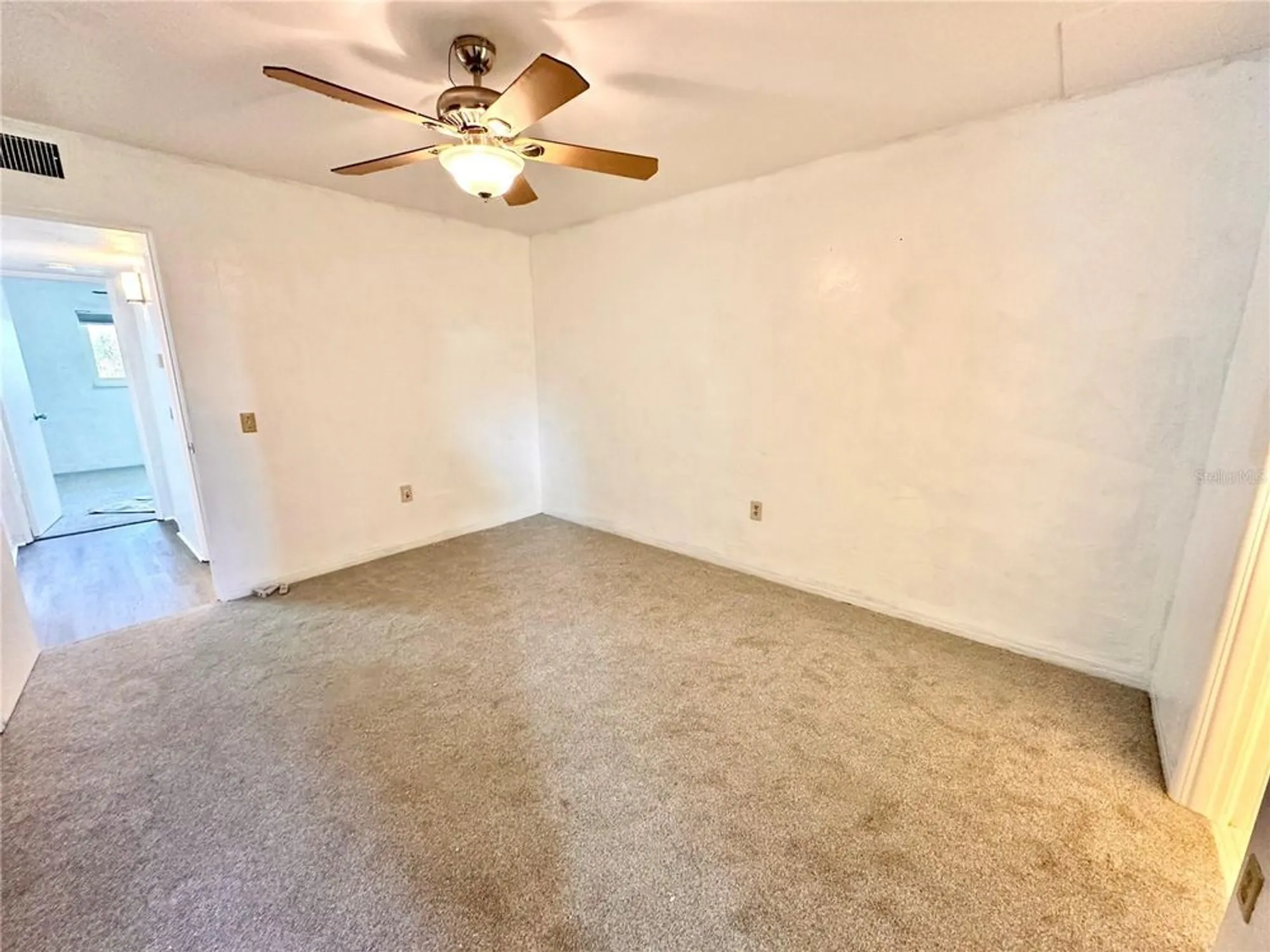 Property Slideshow image 9 of 43 | 2454 australia way 12, Clearwater, FL, 33763