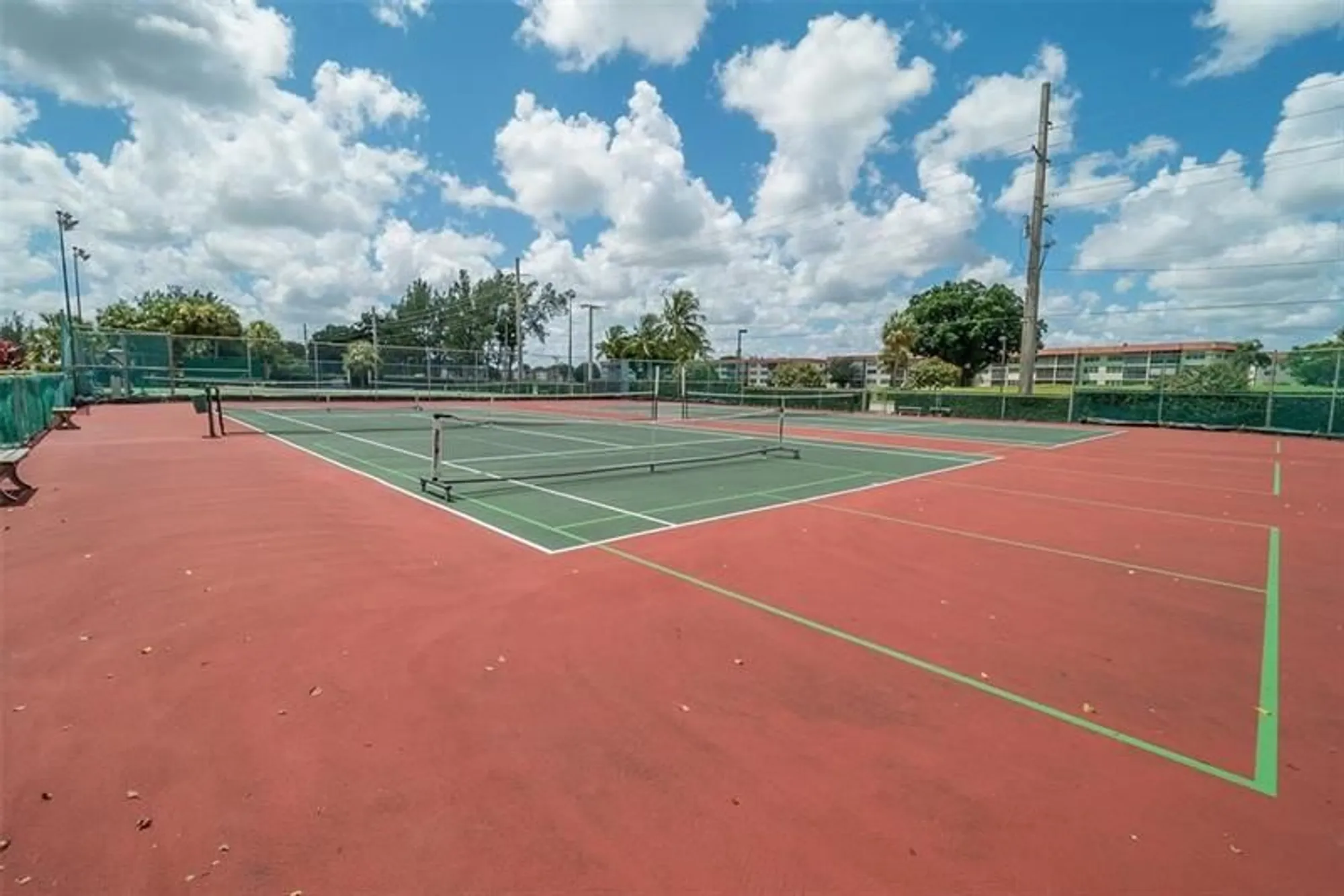 Property Slideshow image 27 of 31 | 9800 n hollybrook lake dr 202, Pembroke Pines, FL, 33025