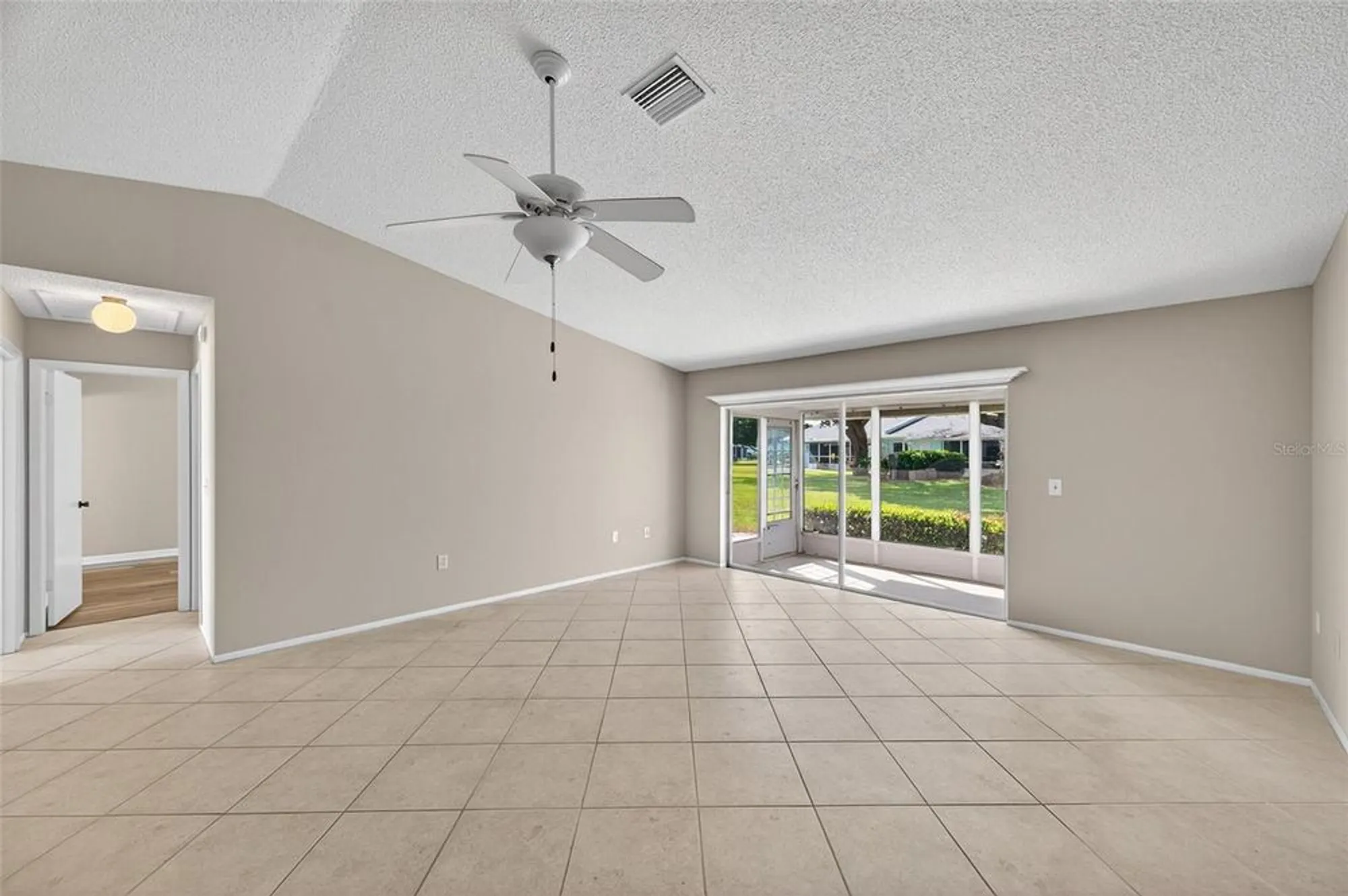 Property Slideshow image 5 of 30 | 3704 39th st w # 23, Bradenton, FL, 34205