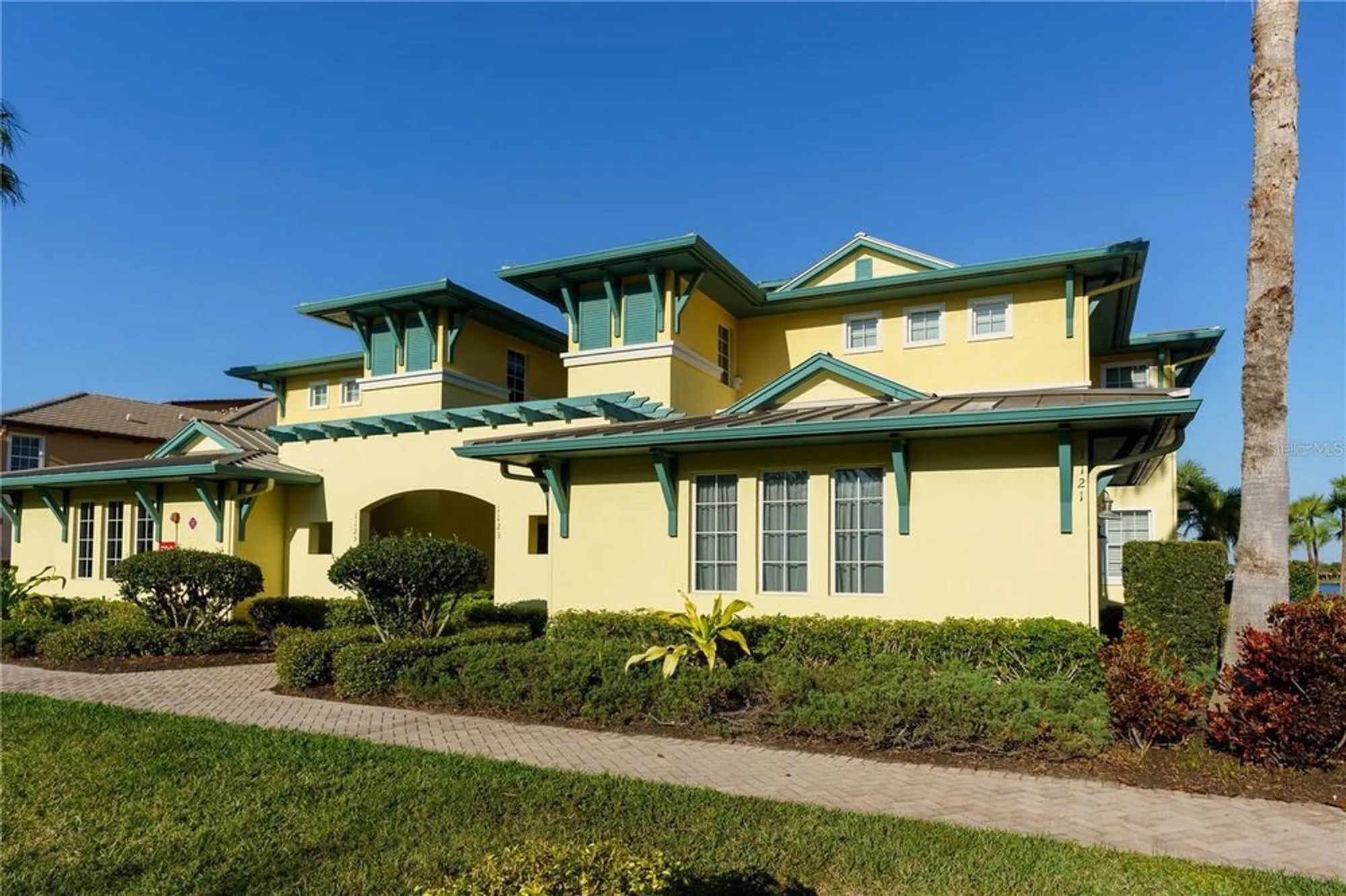 Property Slideshow image 1 of 78 | 1121 riverscape st, Bradenton, FL, 34208