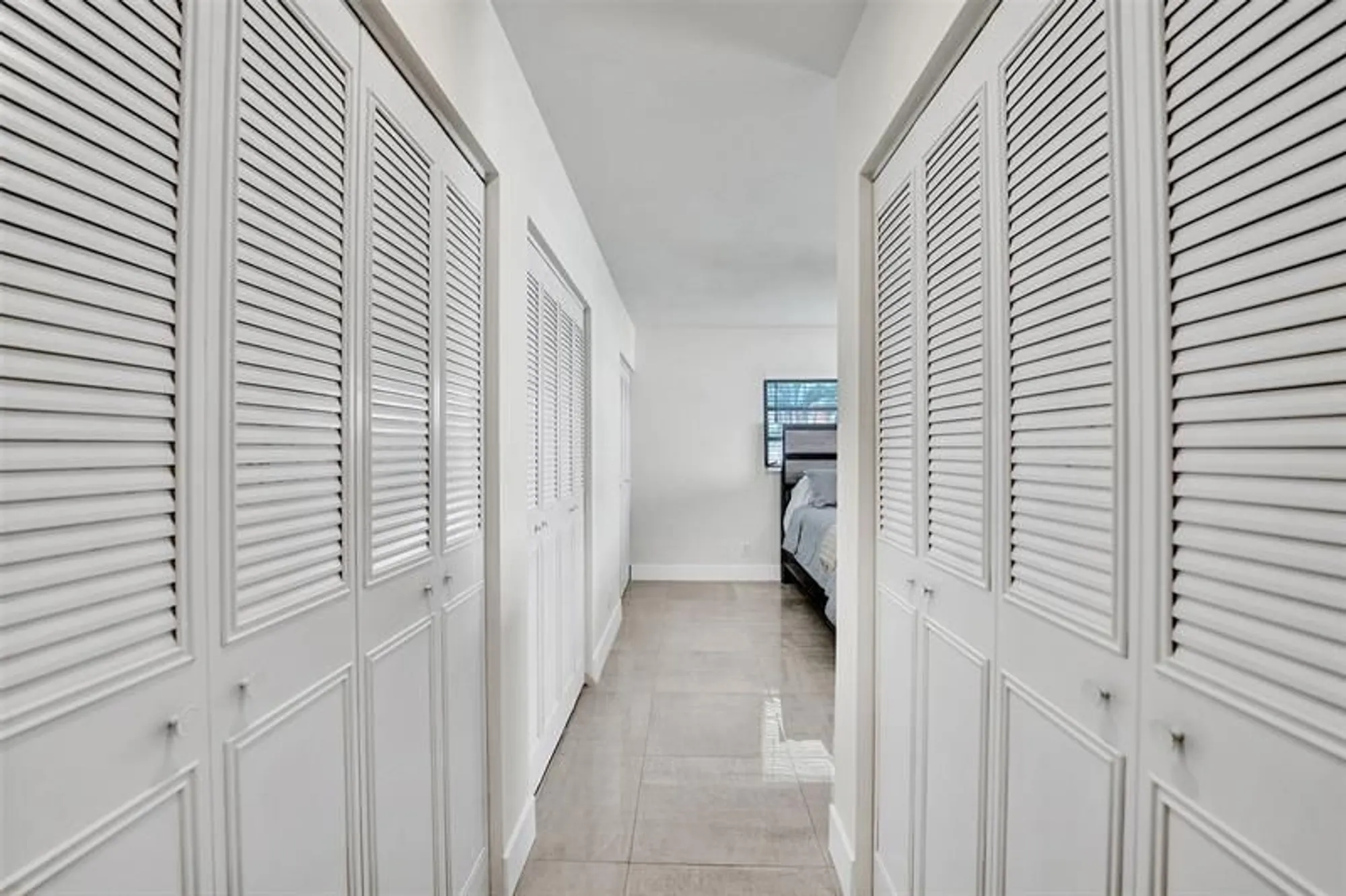 Property Slideshow image 7 of 24 | 1024 se 3rd ave apt 207, Dania Beach, FL, 33004