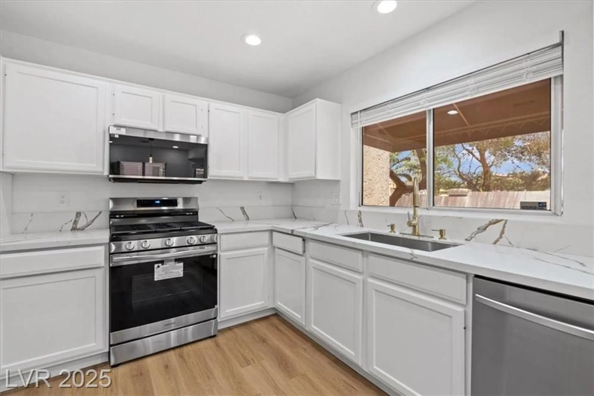 Property Slideshow image 11 of 24 | 2824 morning ridge dr, Las Vegas, NV, 89134