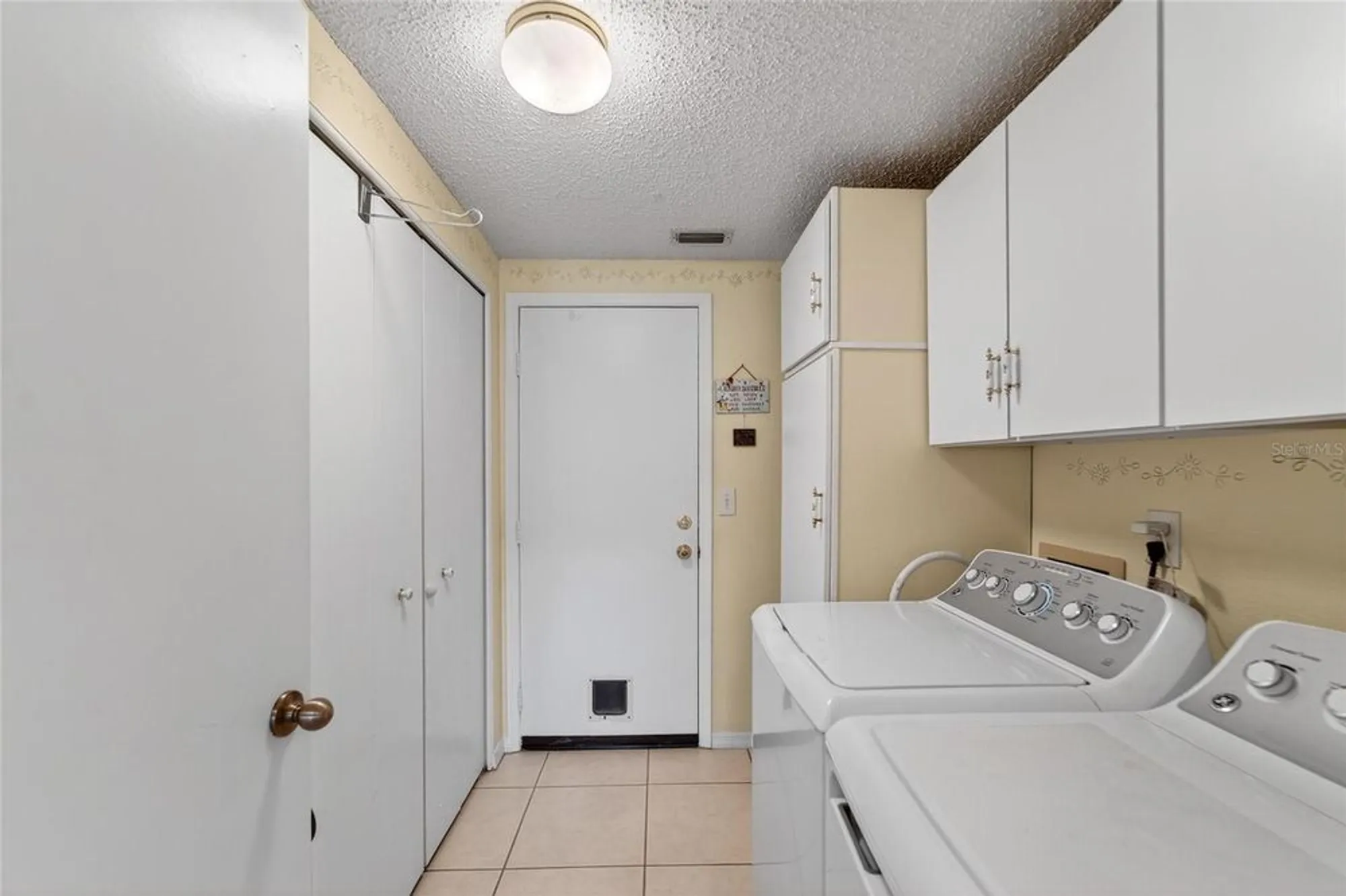 Property Slideshow image 38 of 73 | 326 caloosa palms ct, Sun City Center, FL, 33573