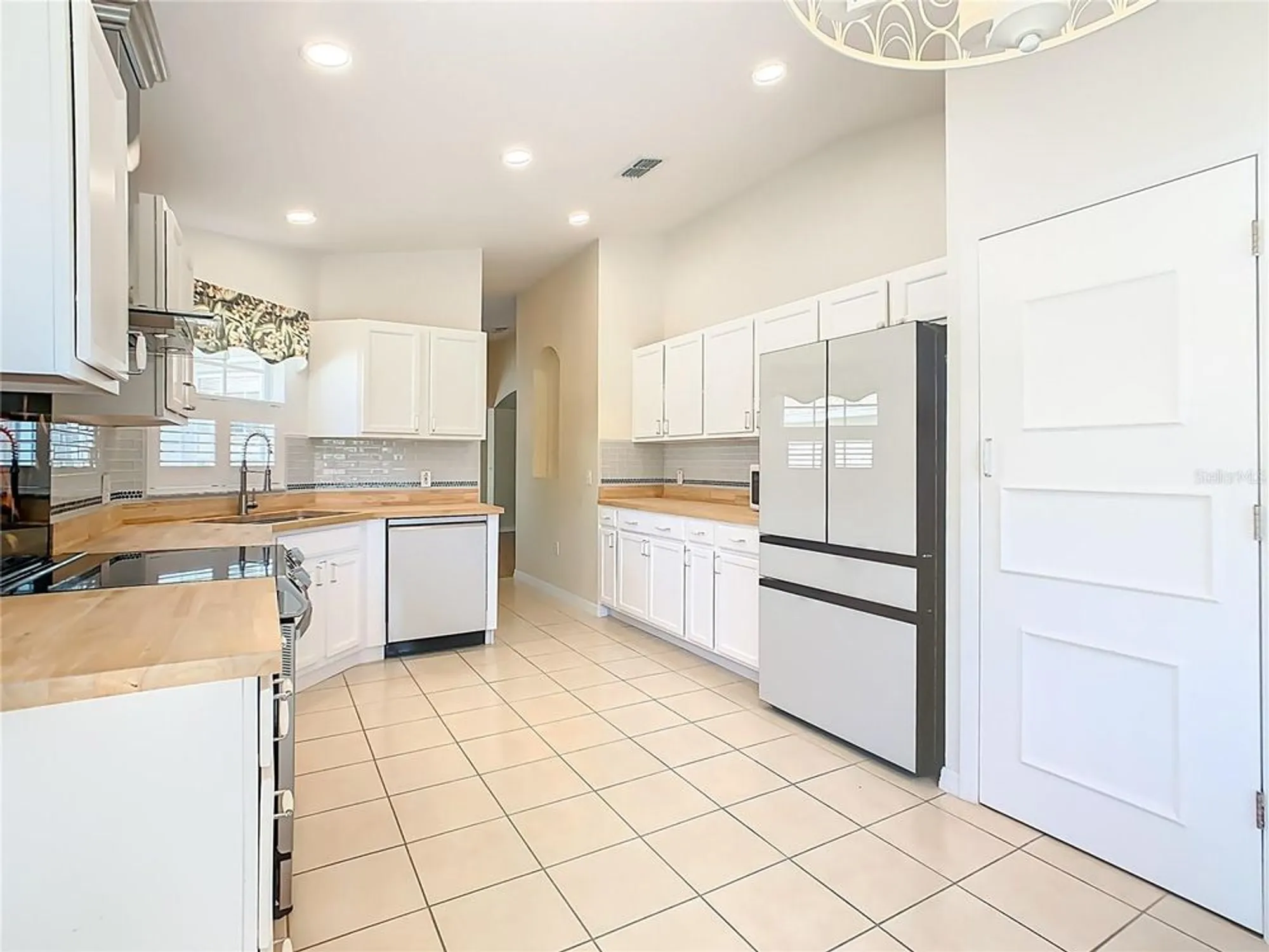 Property Slideshow image 13 of 49 | 205 bell tower xing, Poinciana, FL, 34759