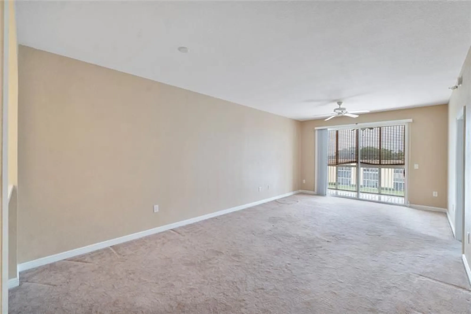 Property Slideshow image 8 of 18 | 7611 southampton ter apt 405a, Tamarac, FL, 33321