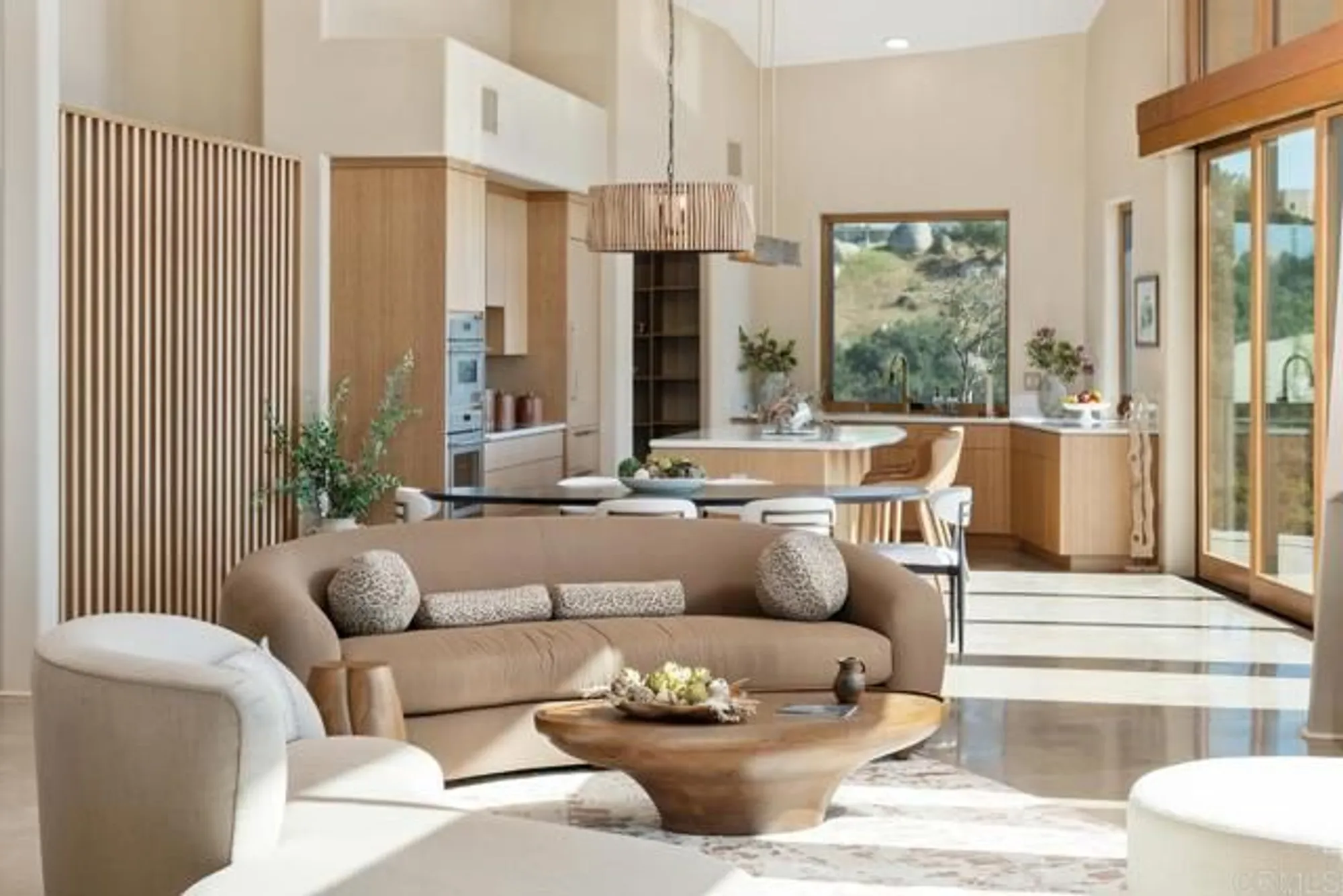 Property Slideshow image 10 of 57 | 10027 tall oak dr, Escondido, CA, 92026