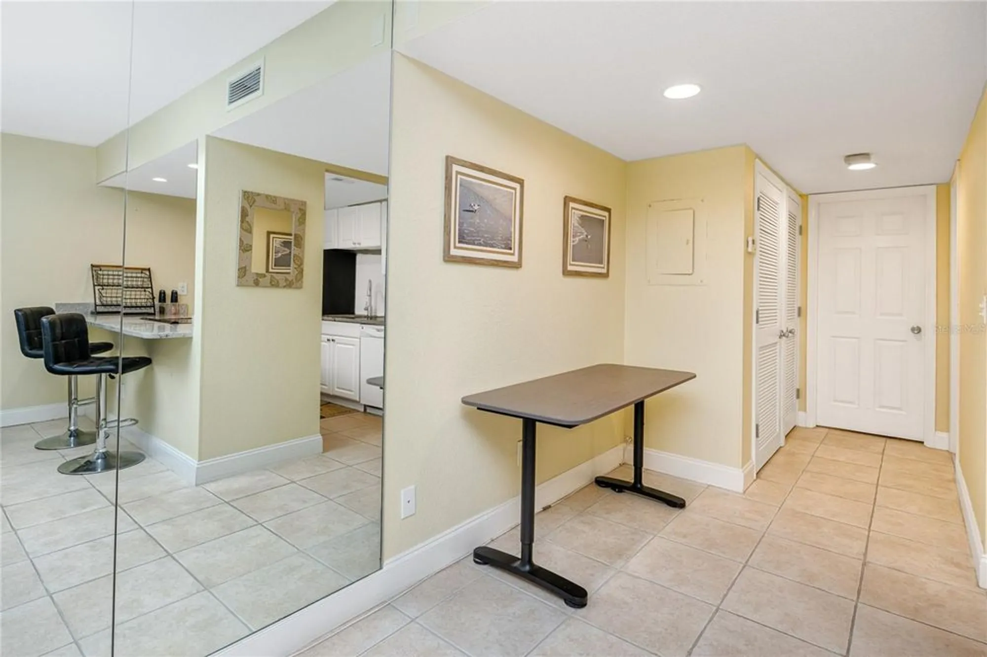 Property Slideshow image 13 of 59 | 7645 sun island dr 304, South Pasadena, FL, 33707