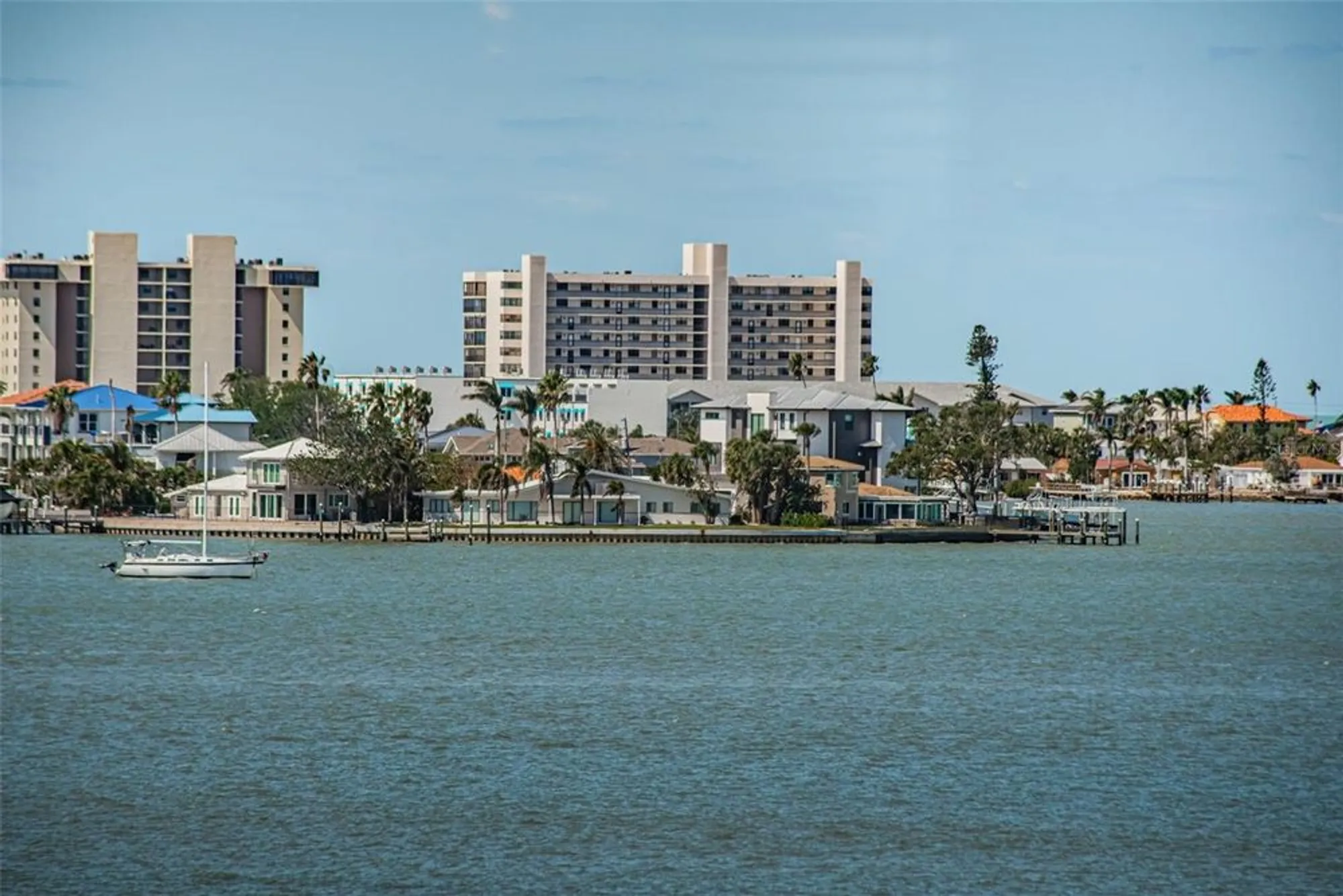 Property Slideshow image 10 of 50 | 4550 cove cir apt 502, St Petersburg, FL, 33708