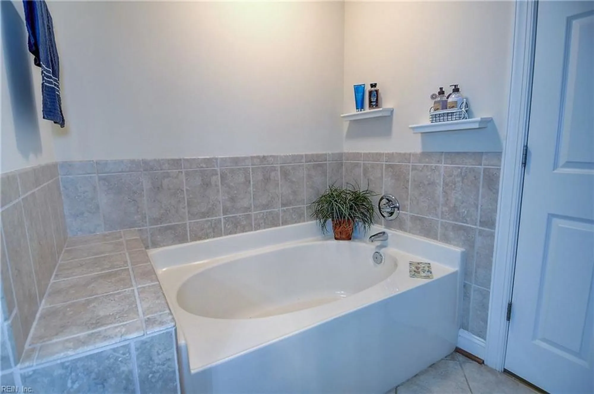 Property Slideshow image 23 of 49 | 1534 carrolton way, Chesapeake, VA, 23320