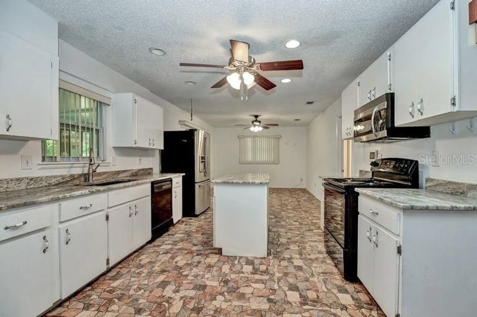 Property Slideshow image 7 of 24 | 10035 sw 91st ter, Ocala, FL, 34481